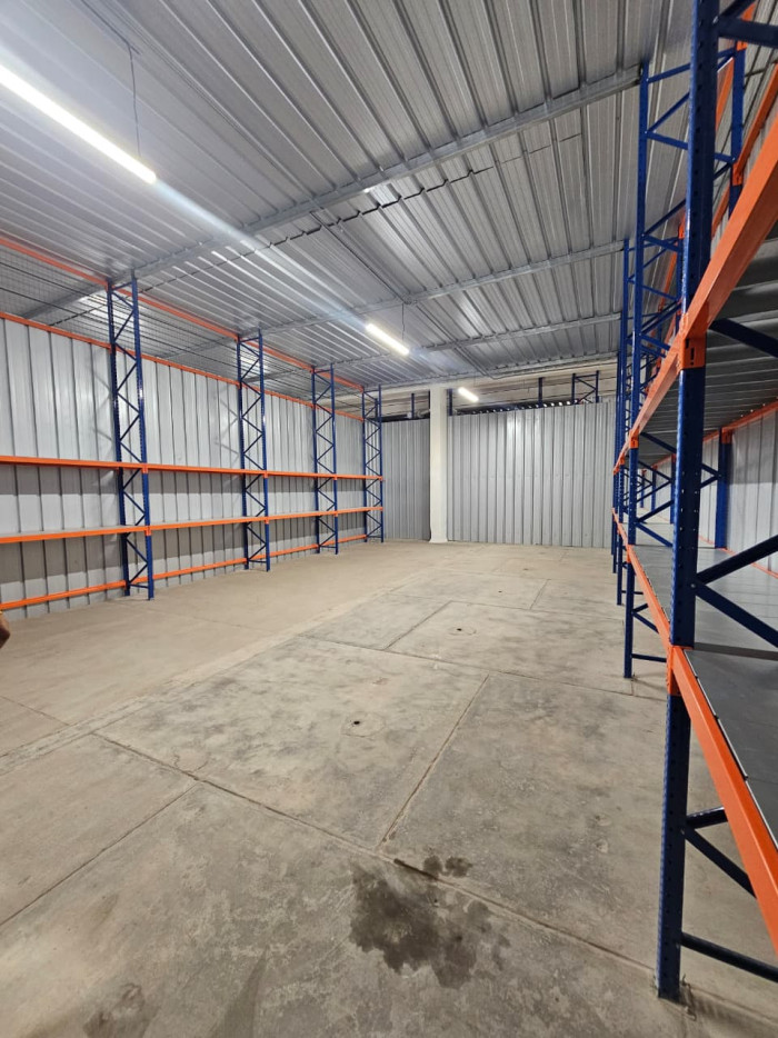  Disponibilidad de Naves comerciales en alquiler en Villas agricolas  Foto 7308332-2.jpg