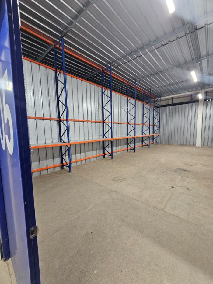  Disponibilidad de Naves comerciales en alquiler en Villas agricolas  Foto 7308332-3.jpg