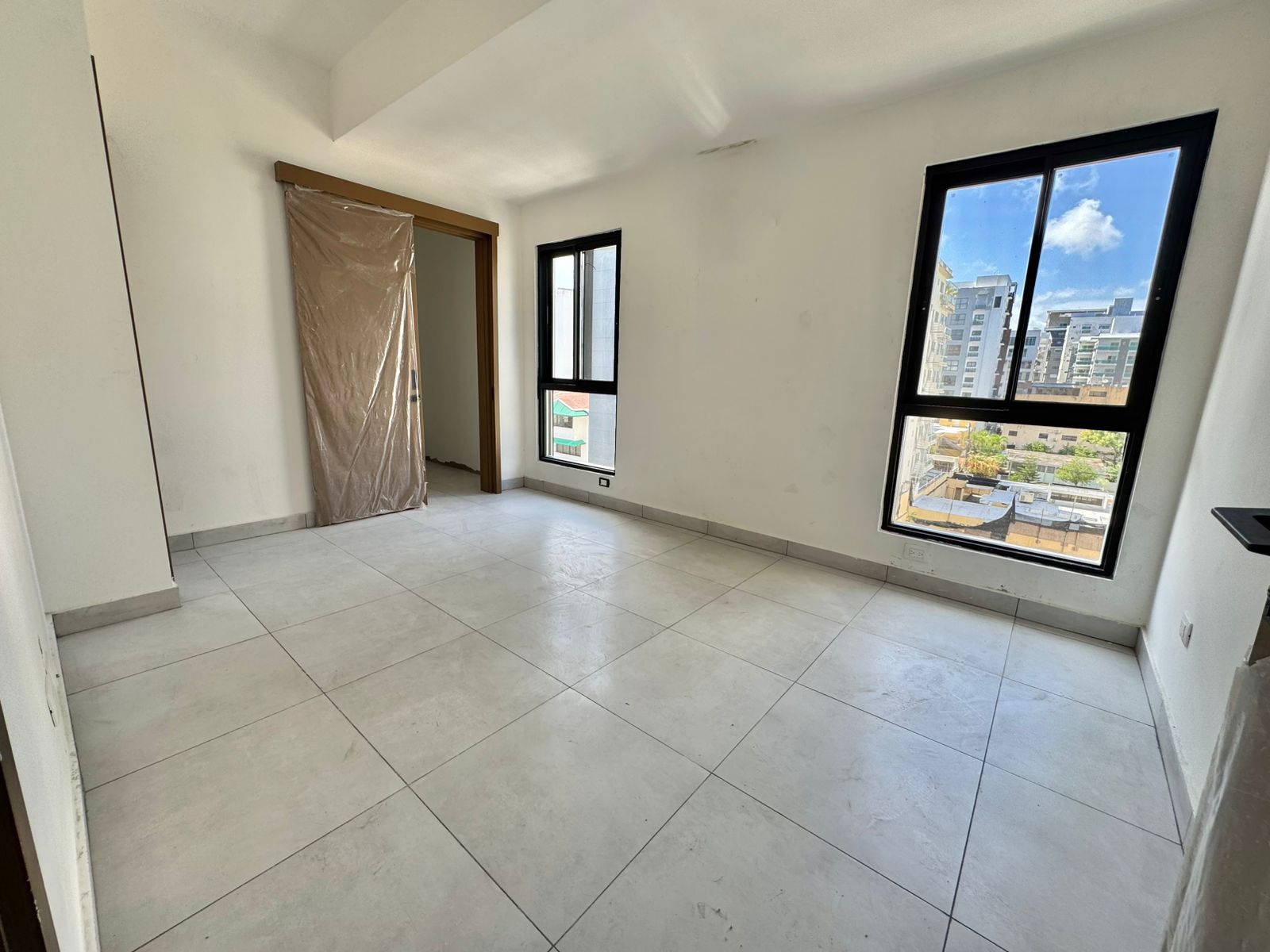 Apartamento Nuevo en Alquiler EVARISTO MORALES USD 1550.00 Mantenimien Foto 7309396-14.jpg