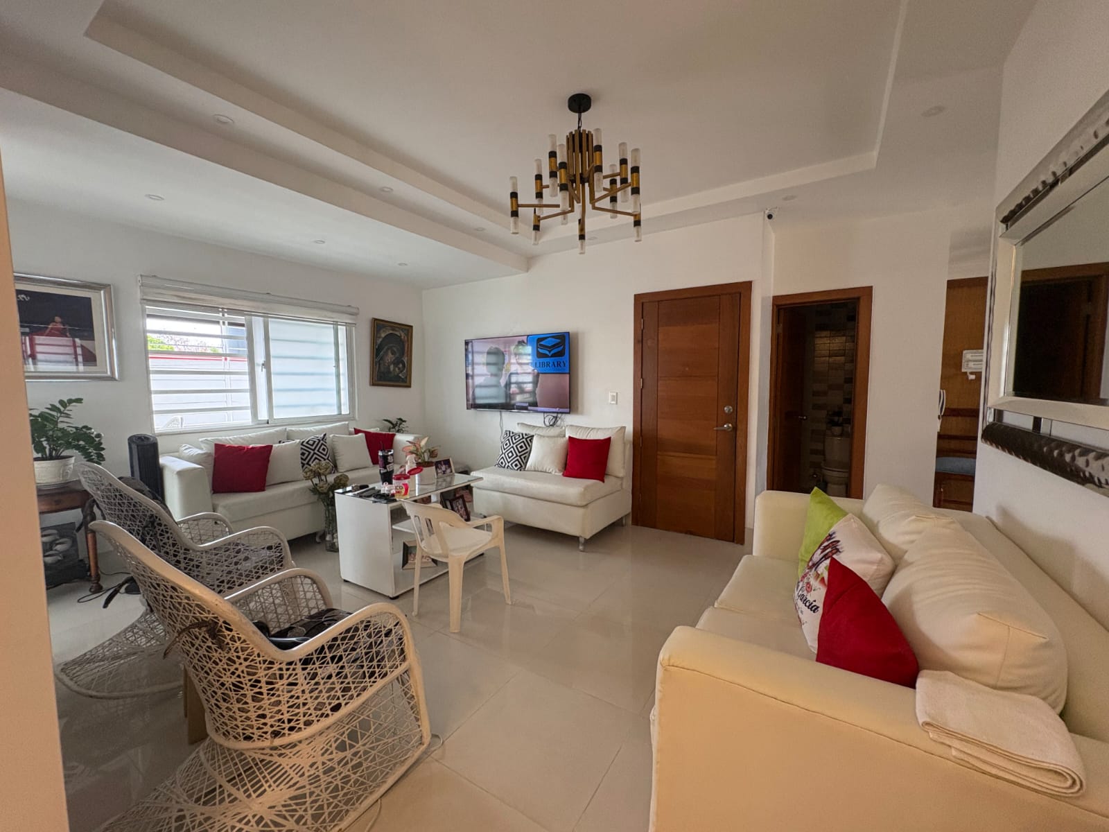Se vende 2da con Terraza vacío en Ensanche Ozama de 3 Habitaciones  1  Foto 7309525-13.jpg