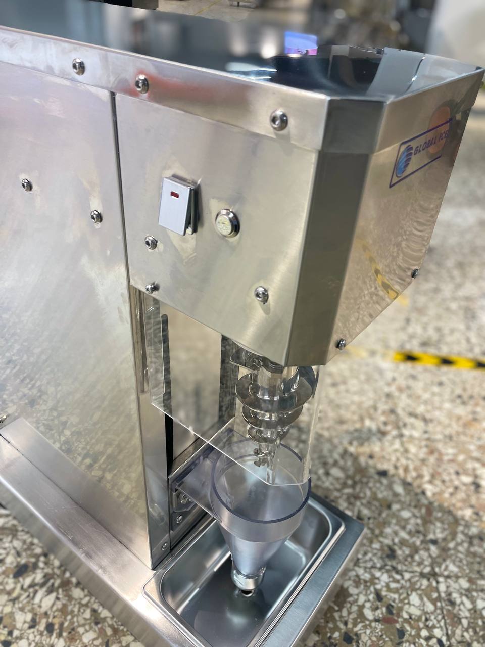 Maquina para hacer yogur helado tipo yogen helado de frutas Foto 7309576-8.jpg