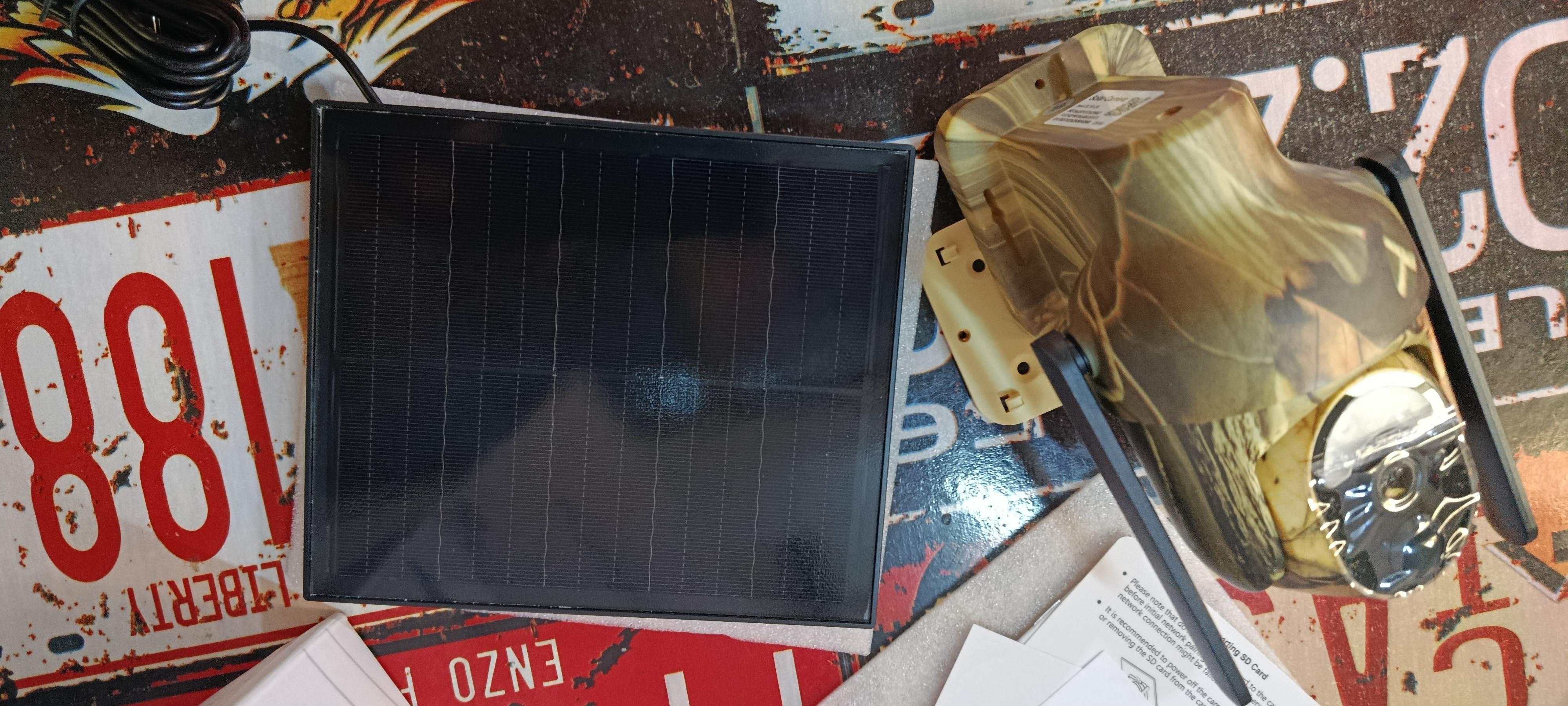 Ojo de Halcón Vigilancia inteligente para tú hogar cámara solar Foto 7309646-6.jpg