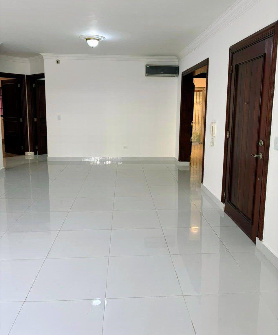 Apartamento en Venta RENACIMIENTO  RD12500000.00 Mantenimiento RD3000. Foto 7309649-2.jpg