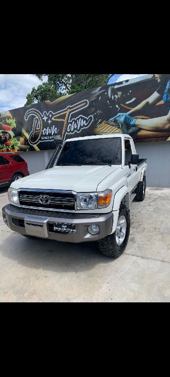 Toyota land cruiser serie 70 año 2017 pintura impecable  Foto 7309764-1.jpg