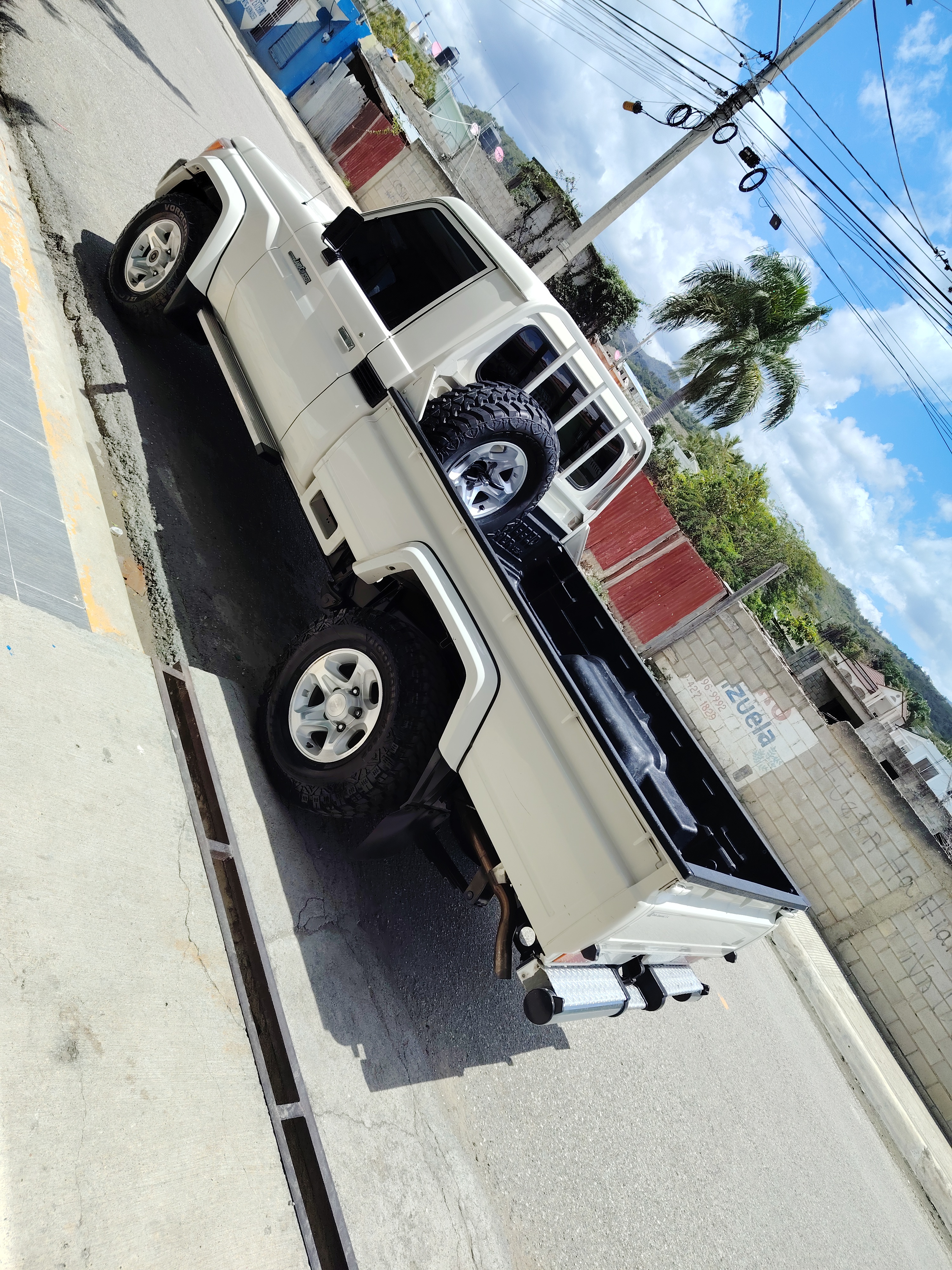 Toyota land cruiser serie 70 año 2017 pintura impecable  Foto 7309764-8.jpg