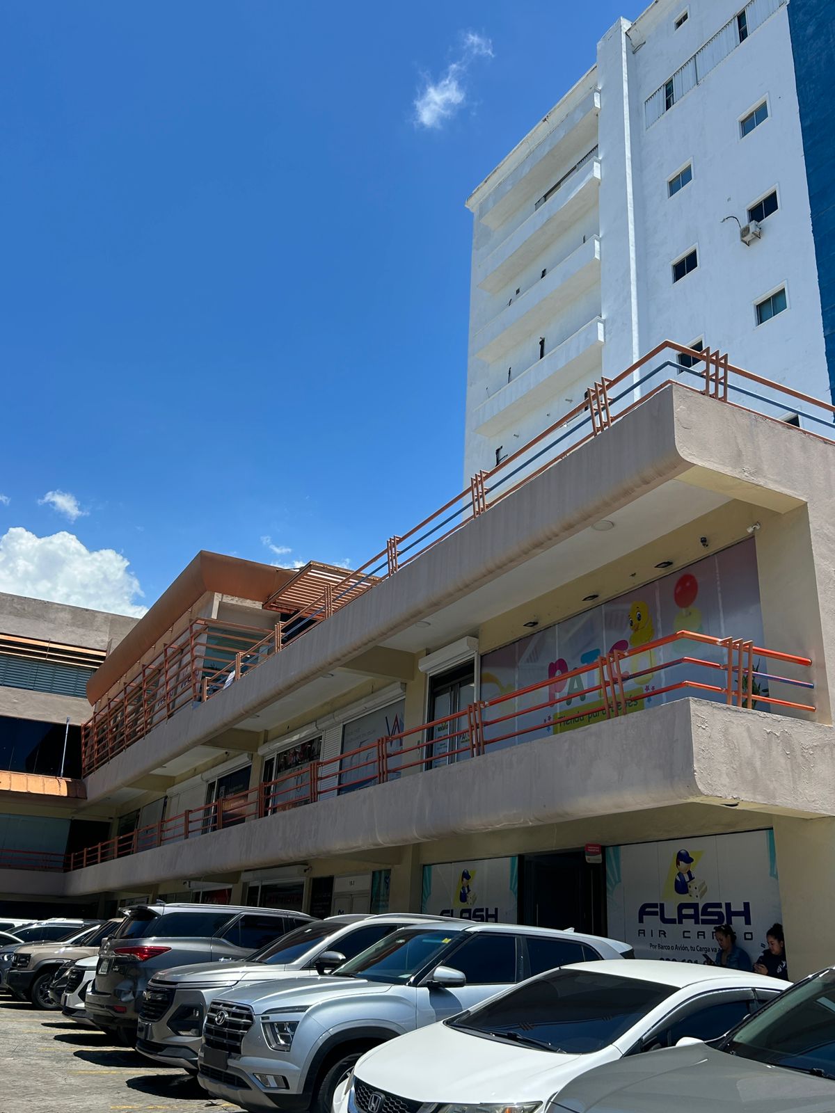 Local comercial en ALQUILER en la plaza Dominica de la avenida 27 de f Foto 7309811-10.jpg