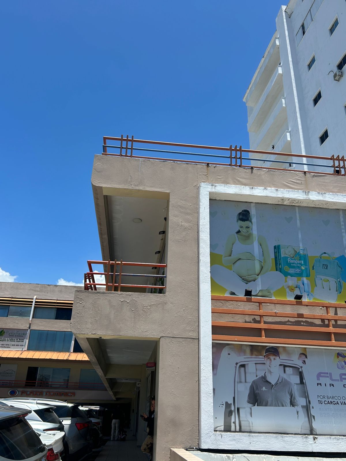 Local comercial en ALQUILER en la plaza Dominica de la avenida 27 de f Foto 7309811-11.jpg