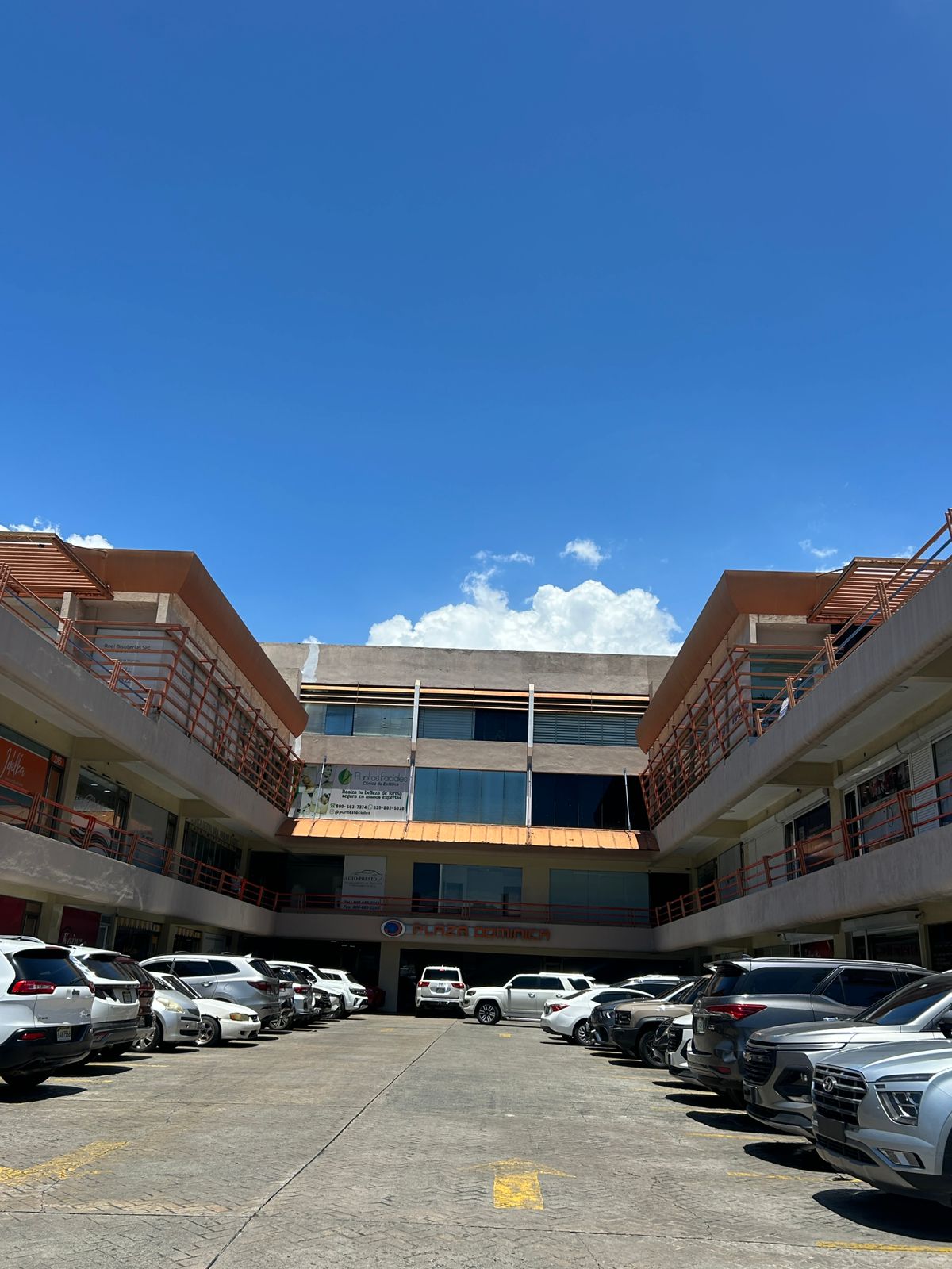 Local comercial en ALQUILER en la plaza Dominica de la avenida 27 de f Foto 7309811-12.jpg