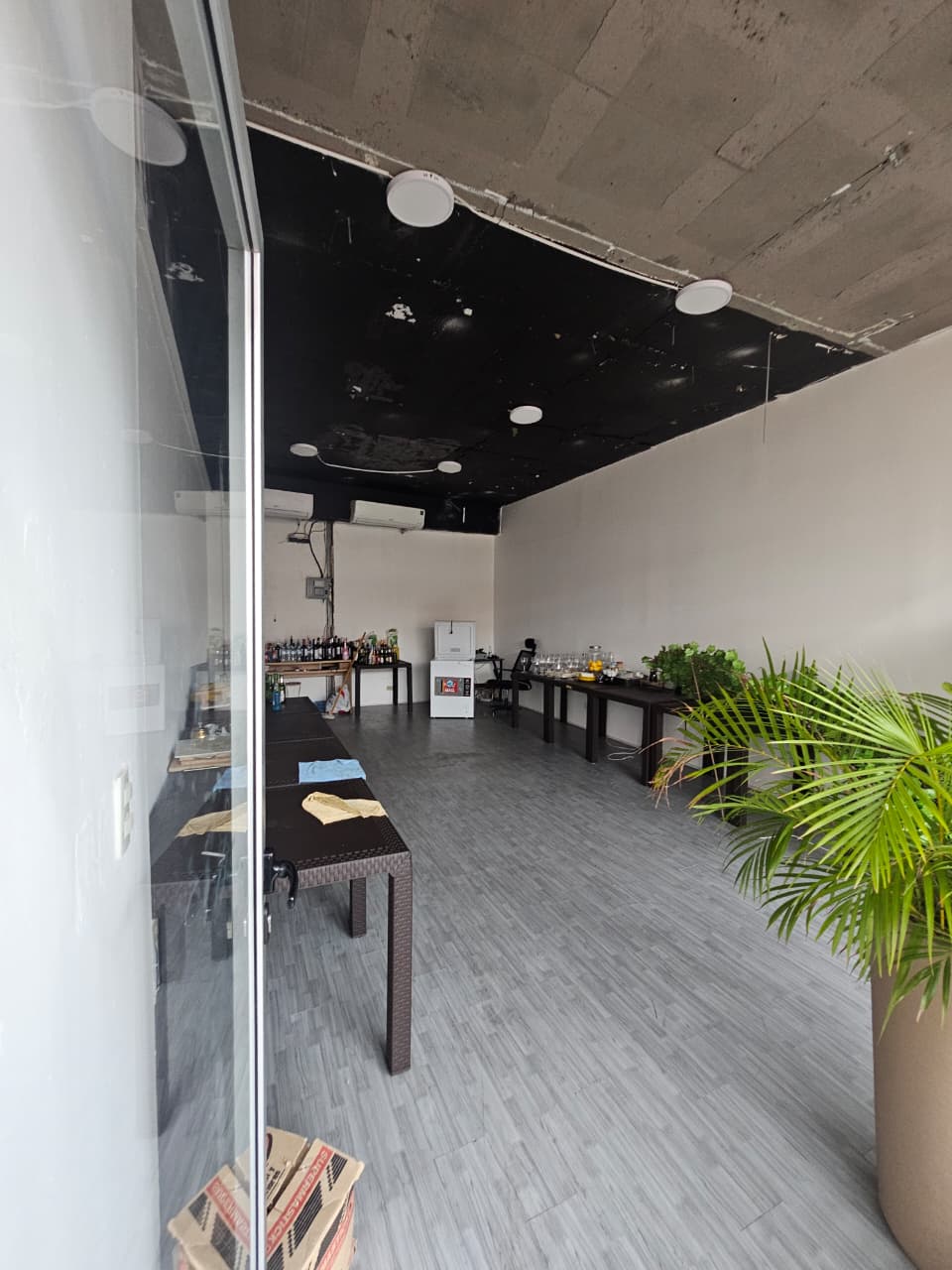 Local comercial en ALQUILER en la plaza Dominica de la avenida 27 de f Foto 7309811-4.jpg