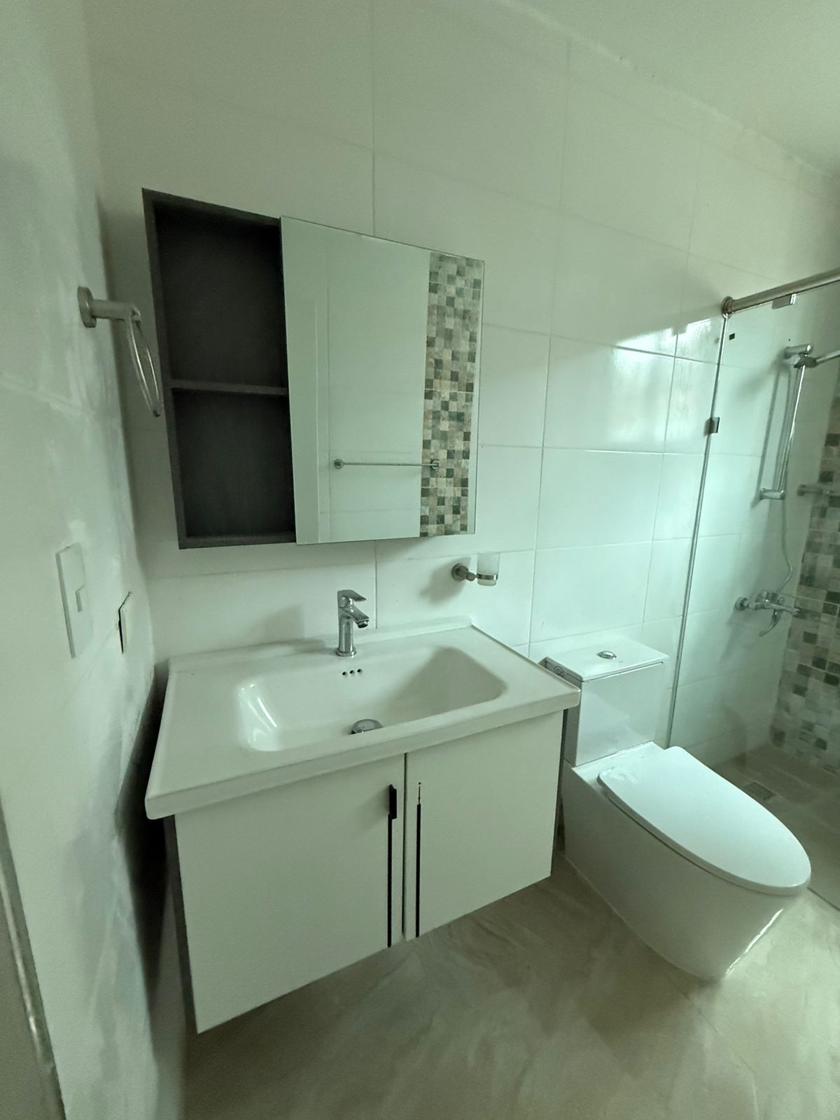 ???? APARTAMENTO EN RENTA Cerca en el HOMS – 1ER NIVEL Foto 7309932-5.jpg