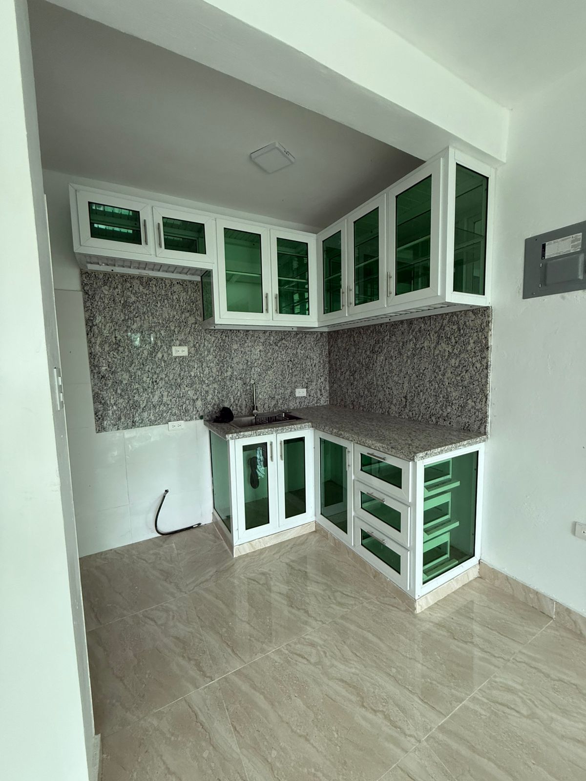 ???? APARTAMENTO EN RENTA Cerca en el HOMS – 1ER NIVEL Foto 7309932-8.jpg