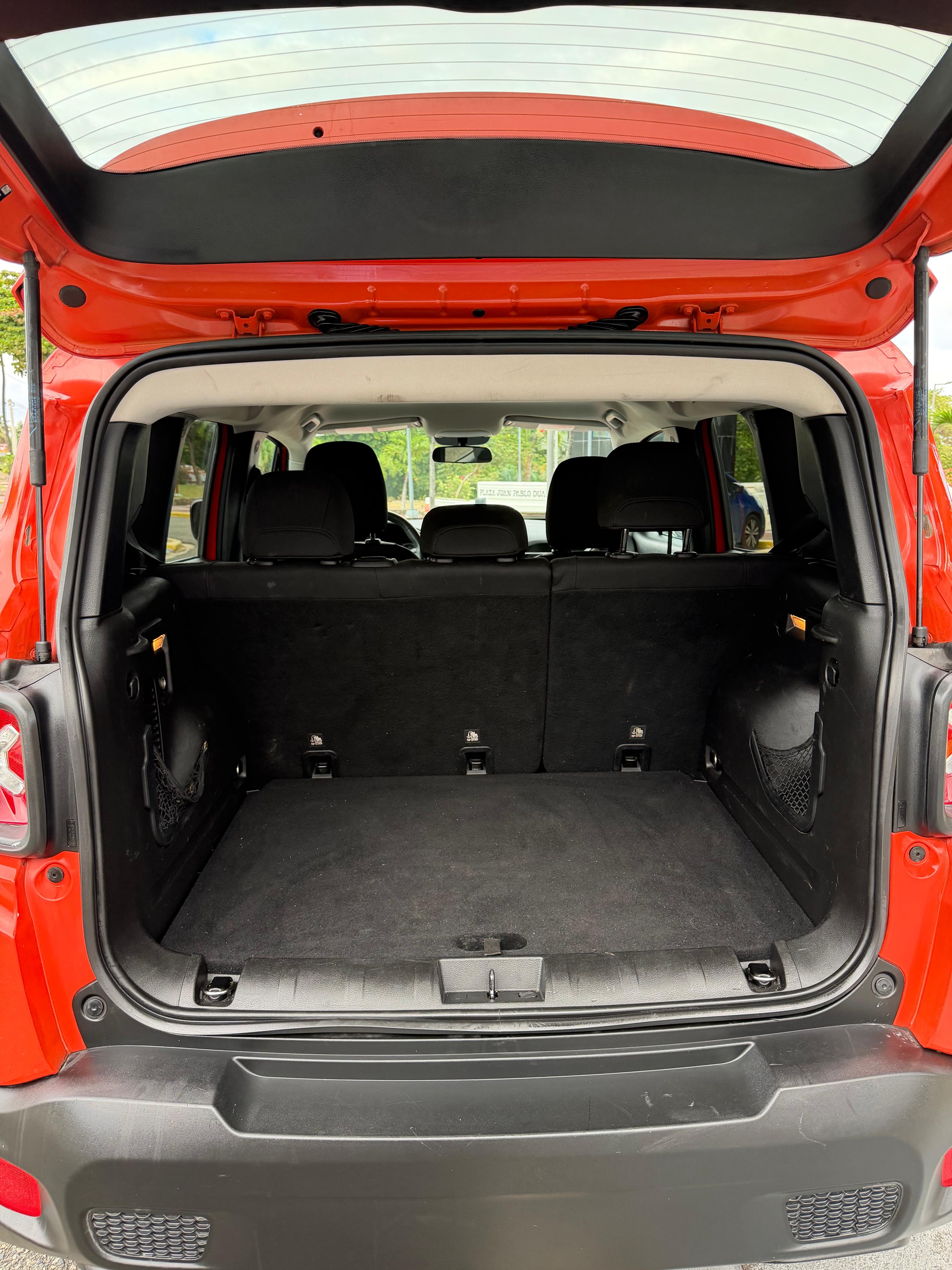 Jeep Renegade Sport 2017 4X4 impecable Foto 7310159-12.jpg