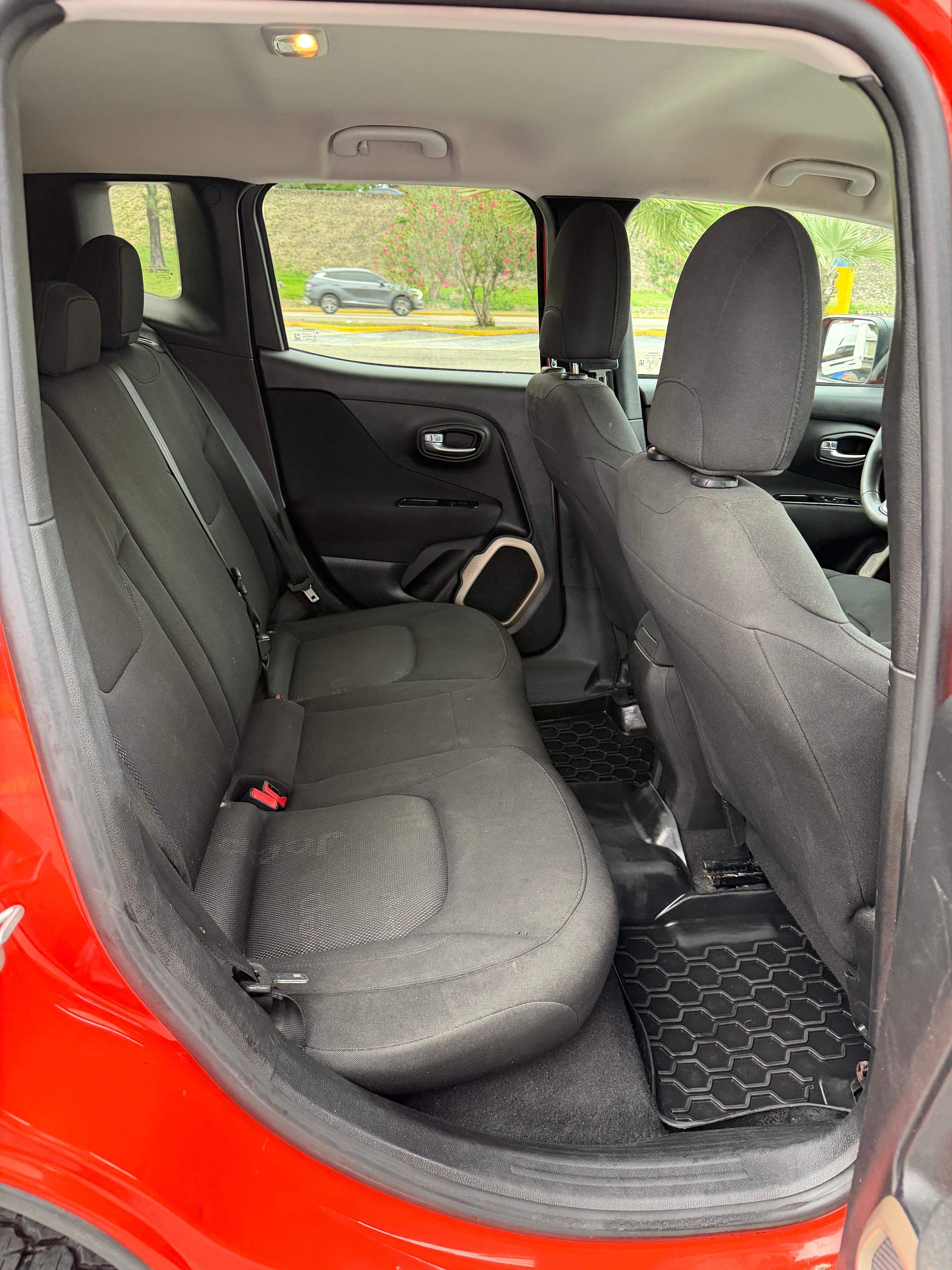 Jeep Renegade Sport 2017 4X4 impecable Foto 7310159-14.jpg