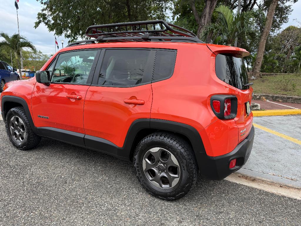 Jeep Renegade Sport 2017 4X4 impecable Foto 7310159-2.jpg