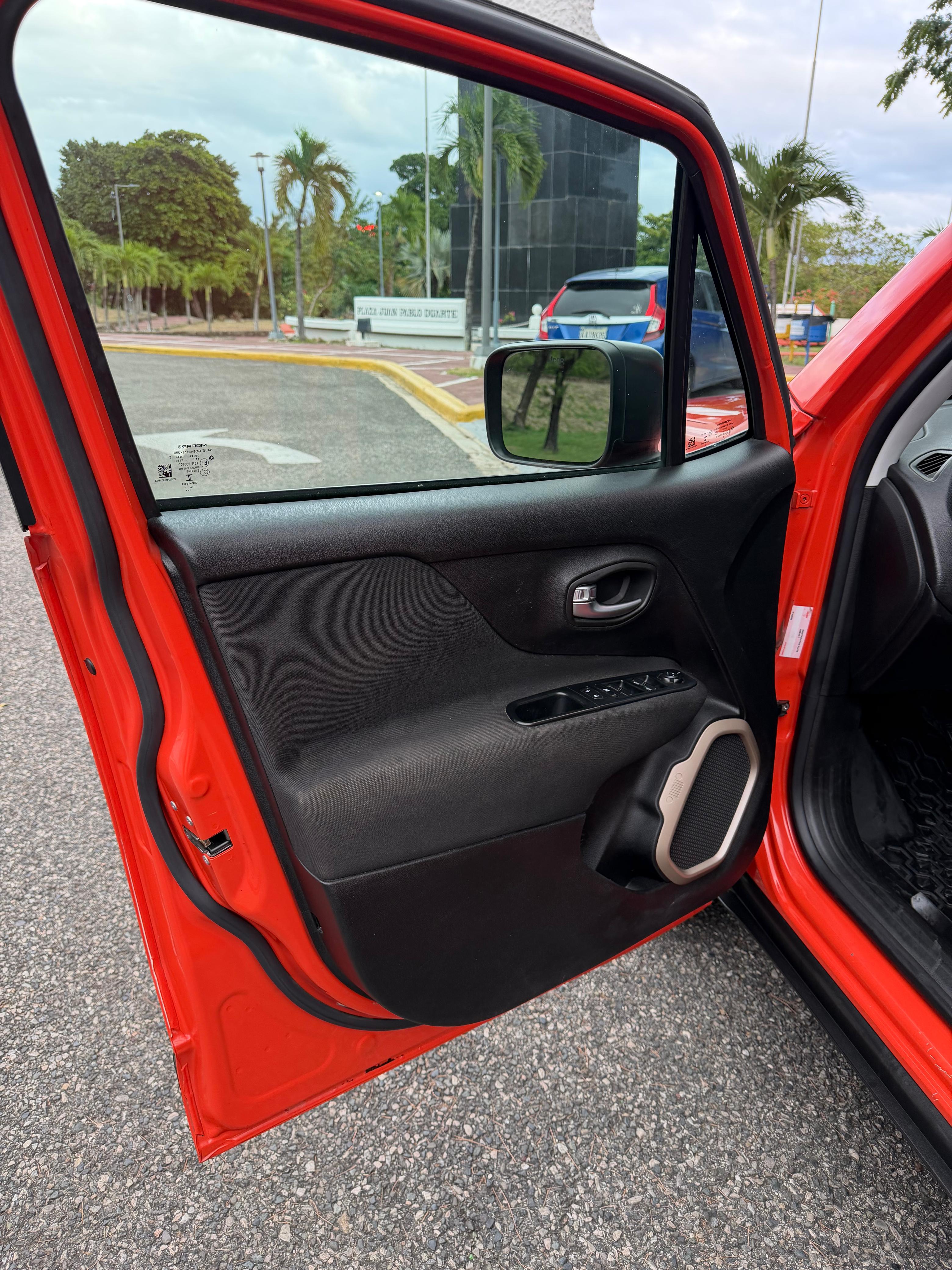 Jeep Renegade Sport 2017 4X4 impecable Foto 7310159-8.jpg
