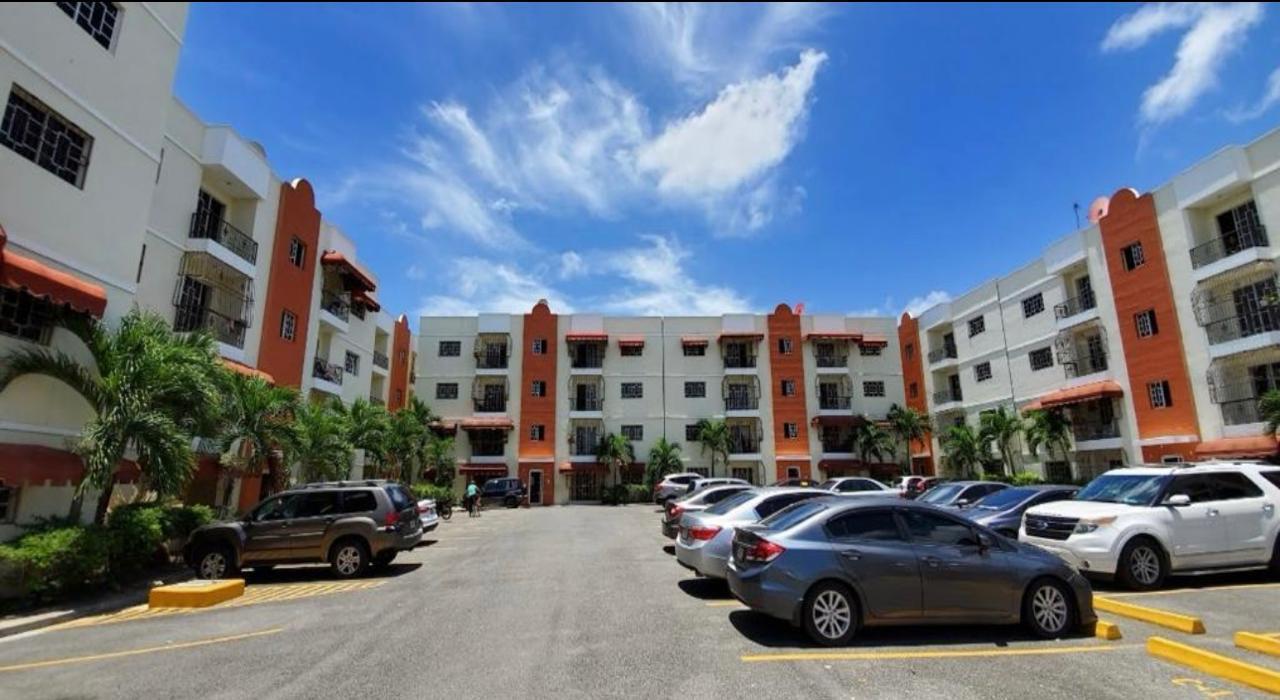 Apartamento en Santo Domingo Este.  3 Habitaciones.  95 Mts2 de constr Foto 7310606-12.jpg