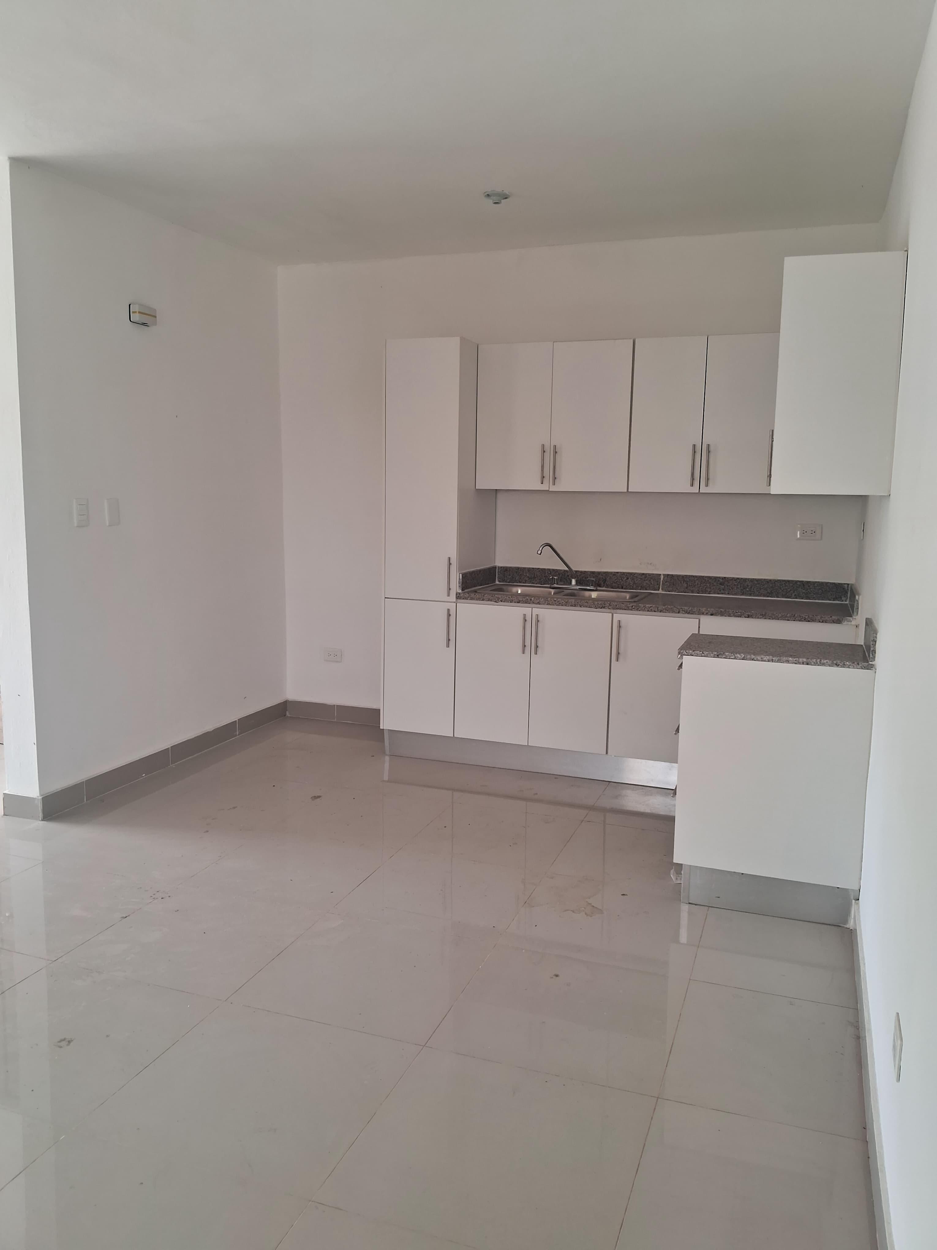 Apartamento de alquiler de 2 habitaciones y 3 en el KM 14 de tras del  Foto 7310777-8.jpg