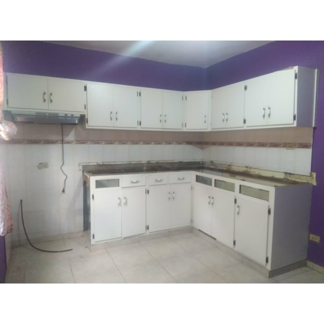 Gabinetes de cocina en madera hidrofuga  Foto 7311126-3.jpg