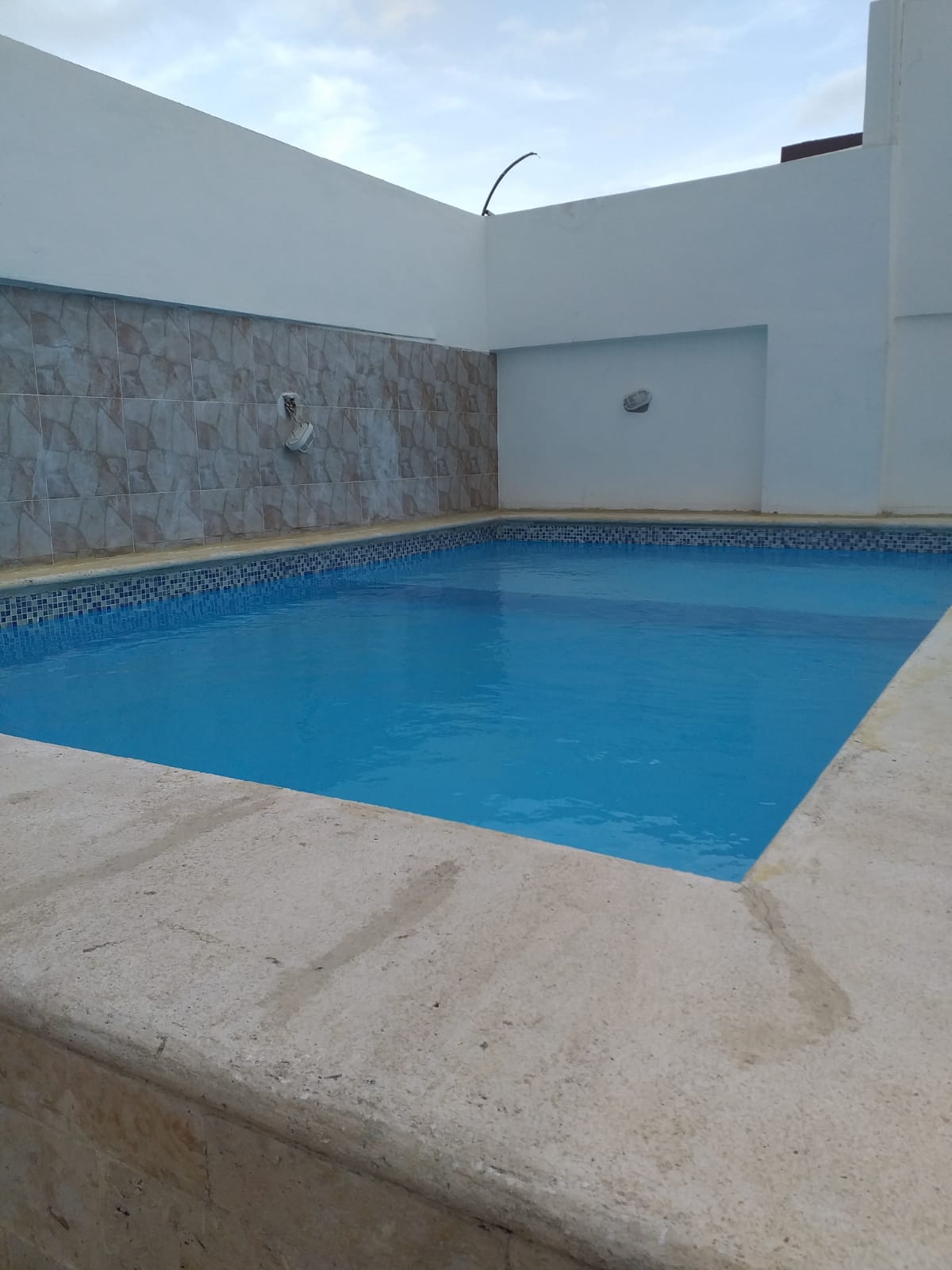 Apta estudio Amuebladovista al mar ascensor piscina gym etc. 42 mil Ma Foto 7311170-1.jpg