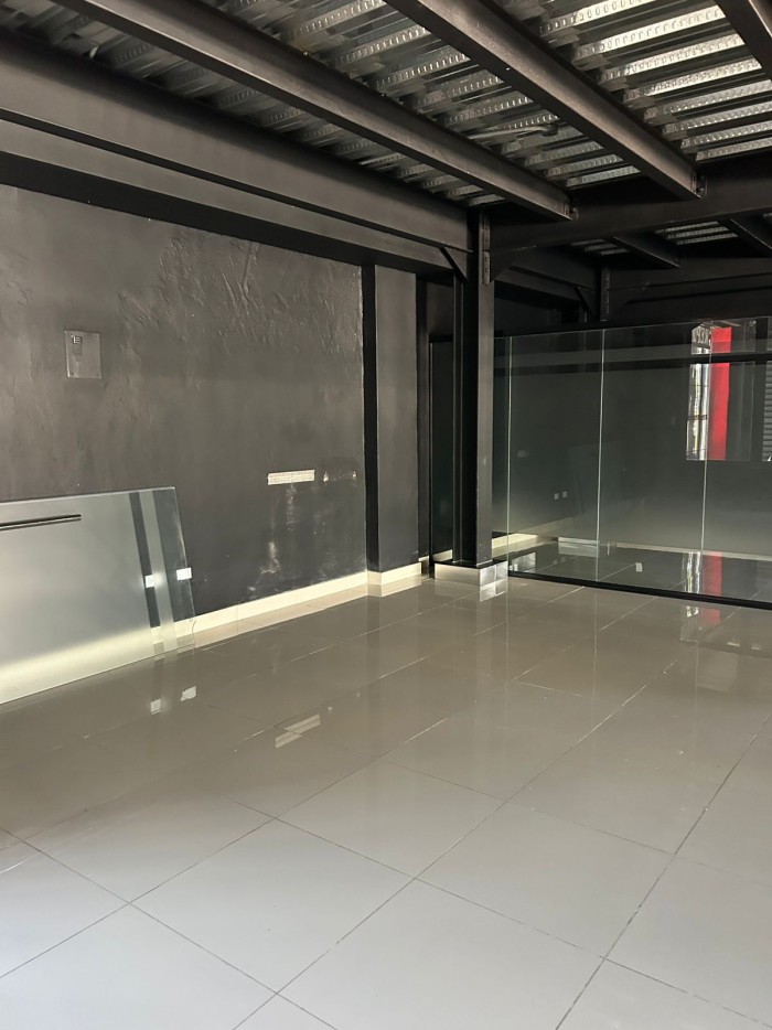 Edificio Comercial de 3 Niveles en Alquiler – Ensanche La Fe Foto 7311255-3.jpg
