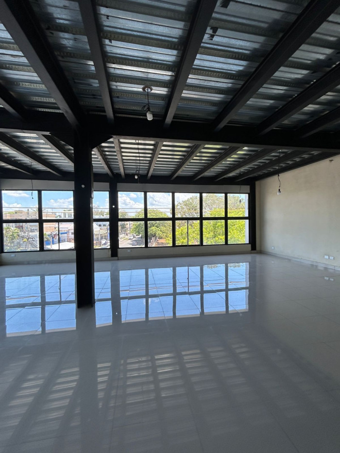 Edificio Comercial de 3 Niveles en Alquiler – Ensanche La Fe Foto 7311255-5.jpg