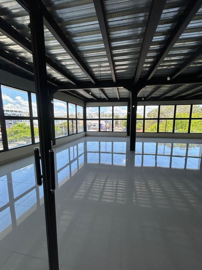 Edificio Comercial de 3 Niveles en Alquiler – Ensanche La Fe Foto 7311255-7.jpg