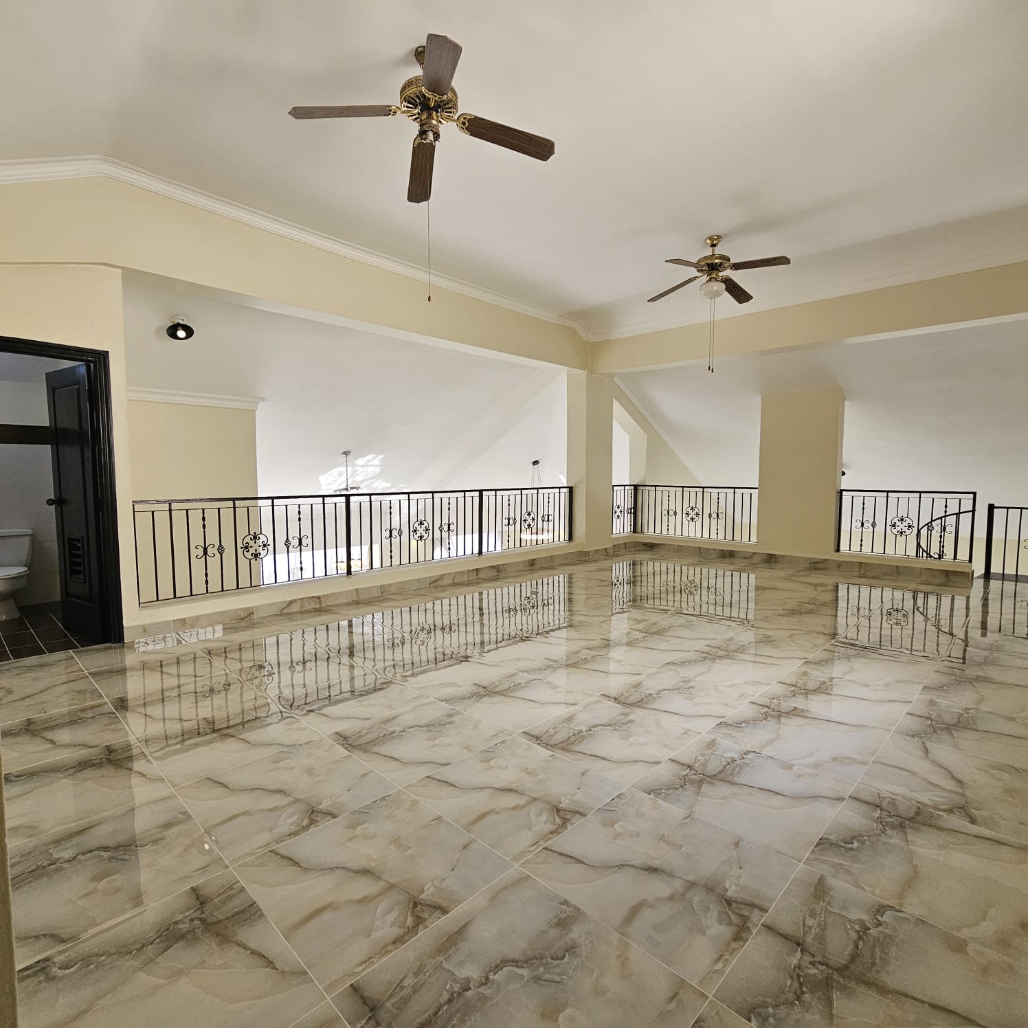 Amplio Apartamento en Venta en Evaristo Morales – 240 m a Esquina de l Foto 7311645-15.jpg
