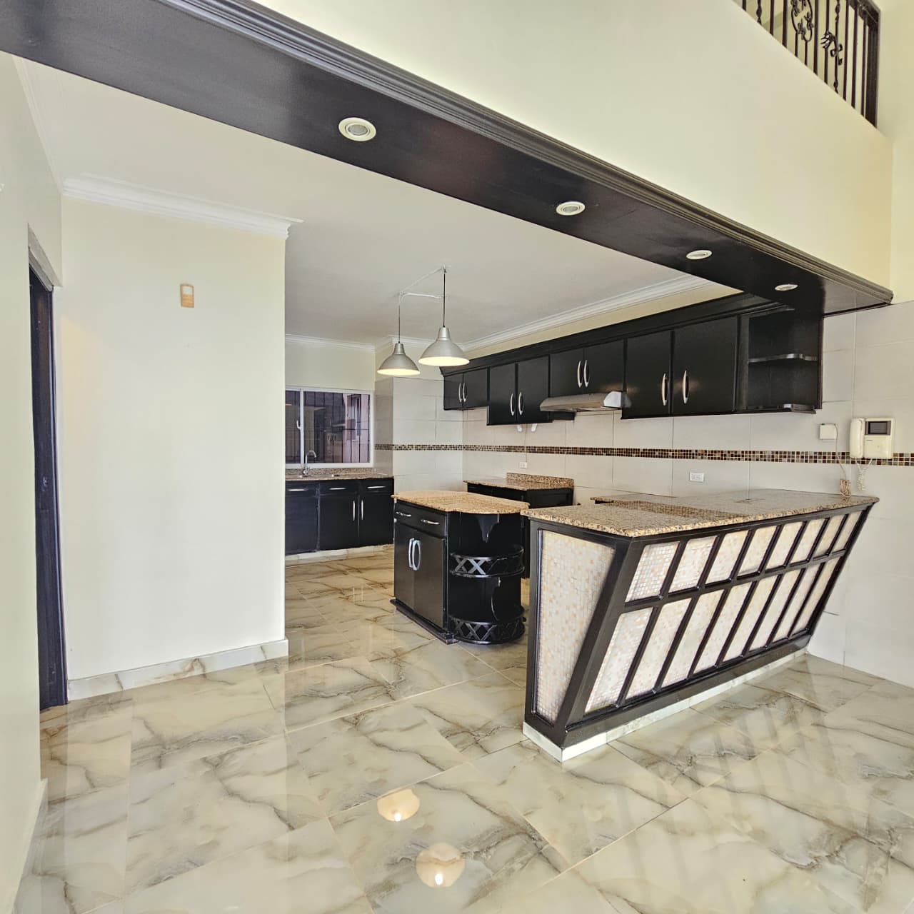 Amplio Apartamento en Venta en Evaristo Morales – 240 m a Esquina de l Foto 7311645-4.jpg