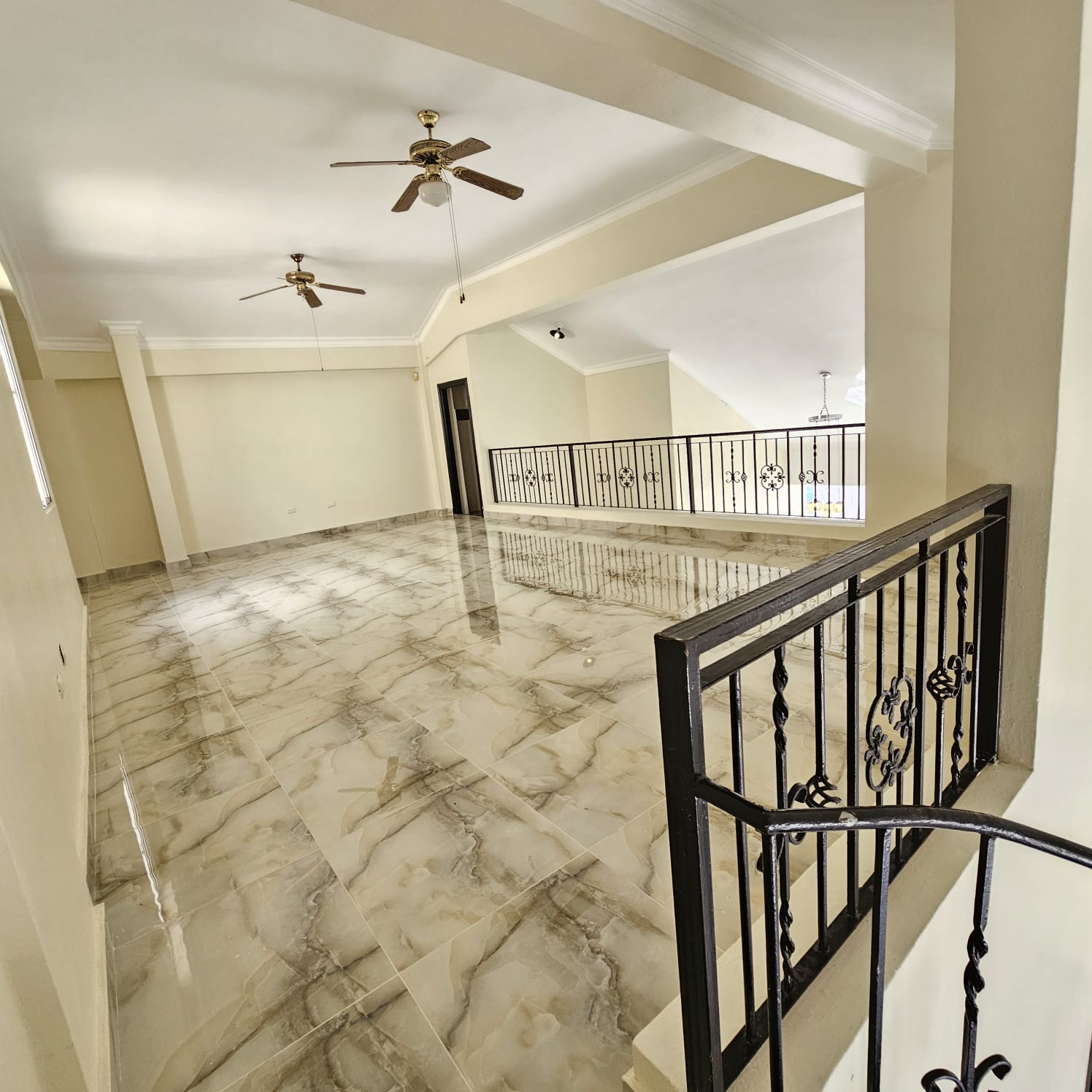Amplio Apartamento en Venta en Evaristo Morales – 240 m a Esquina de l Foto 7311645-9.jpg