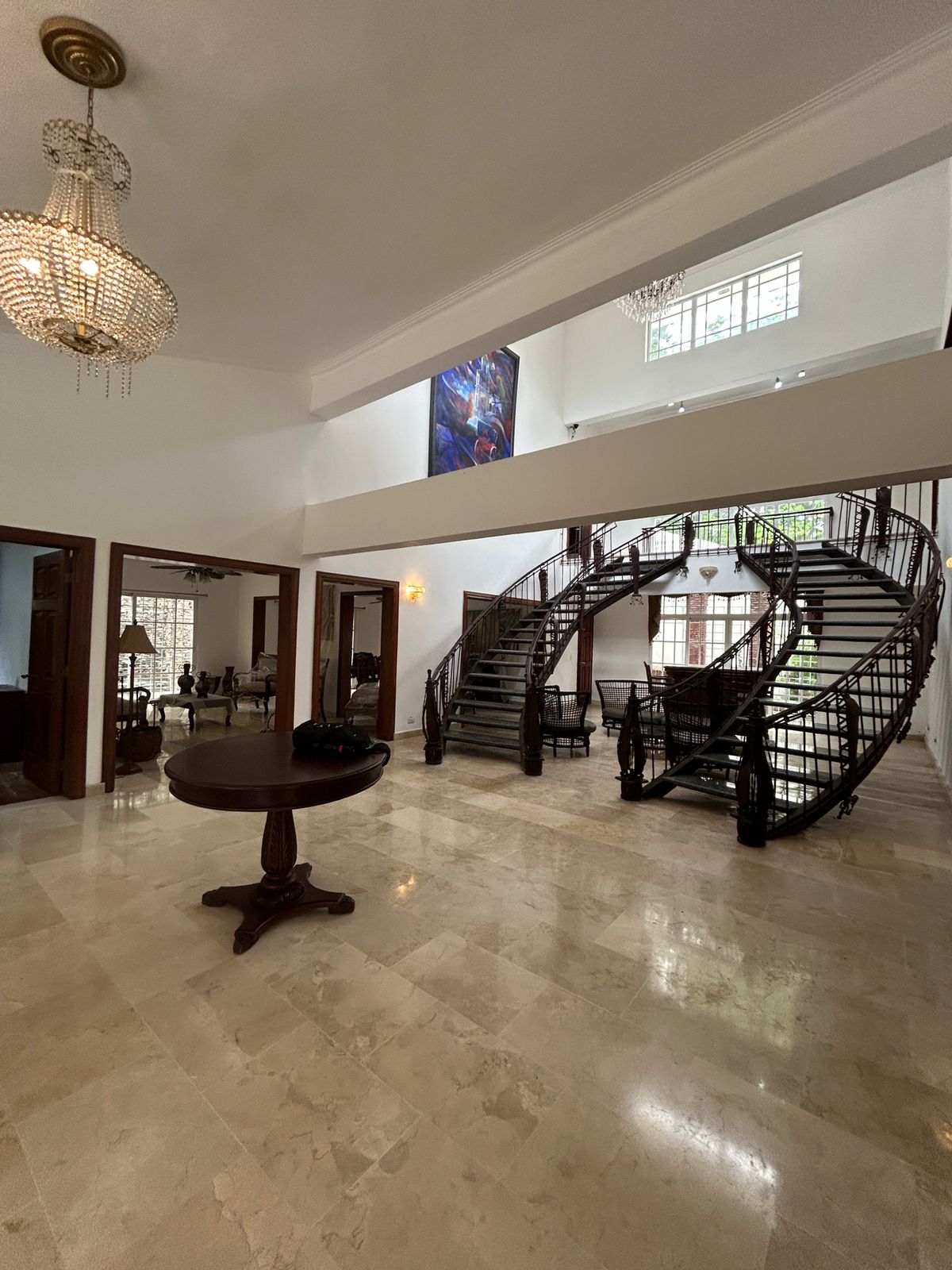 Elegant and spacious luxury home located in one of Santo Domingo Foto 7311883-6.jpg
