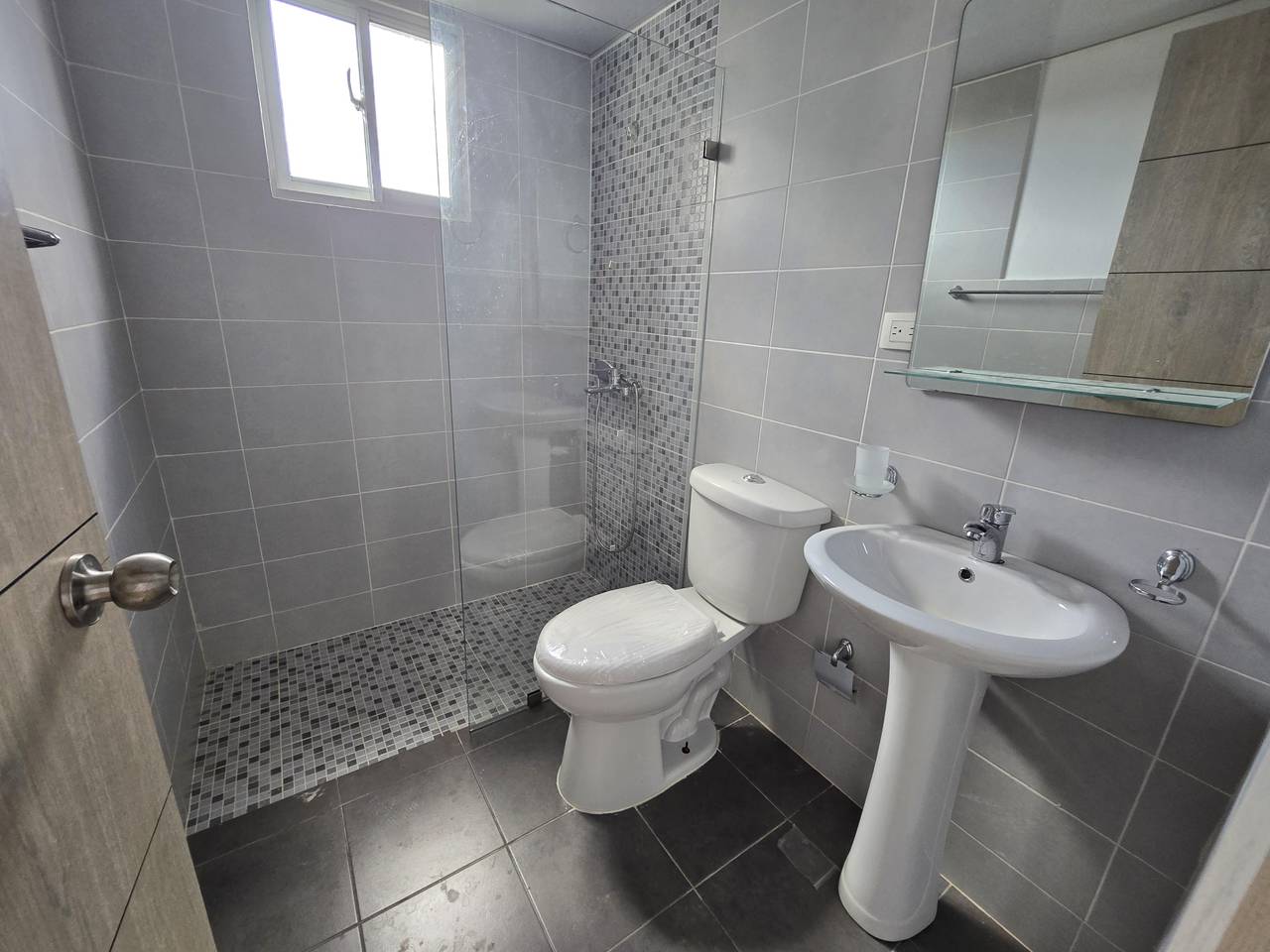 Apartamento en Torre Ita Esther II Jacobo Majluta  Piso 3 con ascensor Foto 7312039-15.jpg