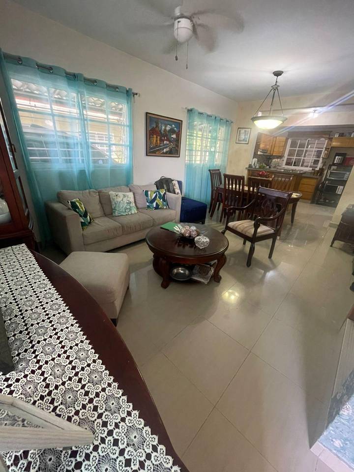 Townhouse en Colinas del Arroyo I – Santo Domingo Norte  Foto 7312048-2.jpg