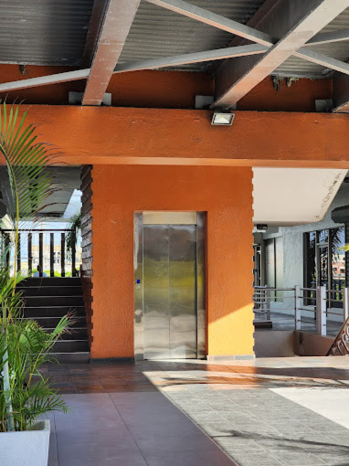 Commercial Space for Lease at Plaza Metropolitana Foto 7312090-10.jpg