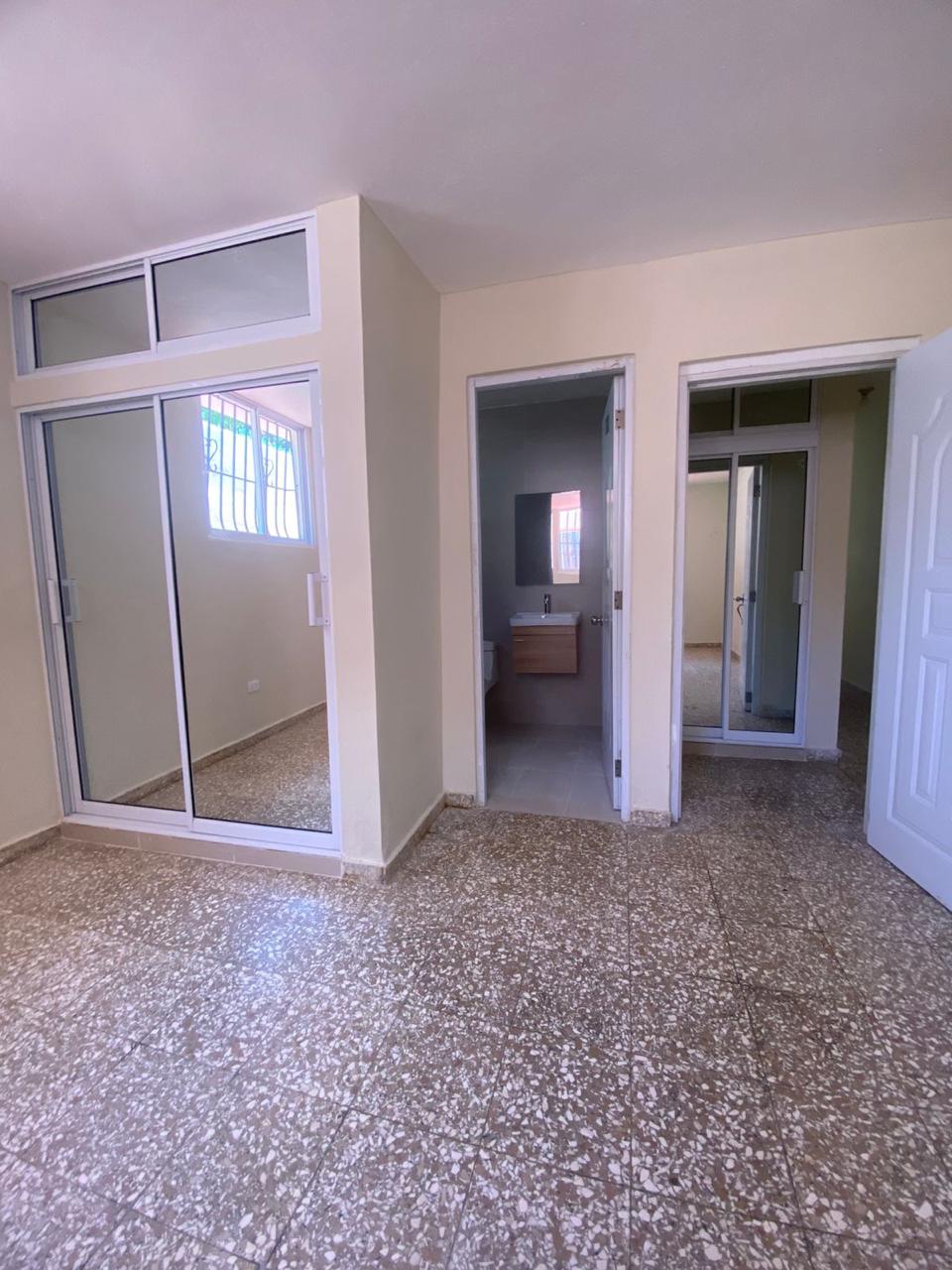 Casa de 3 Habitaciones en Venta en los Corales del sur amplios espacio Foto 7312950-2.jpg