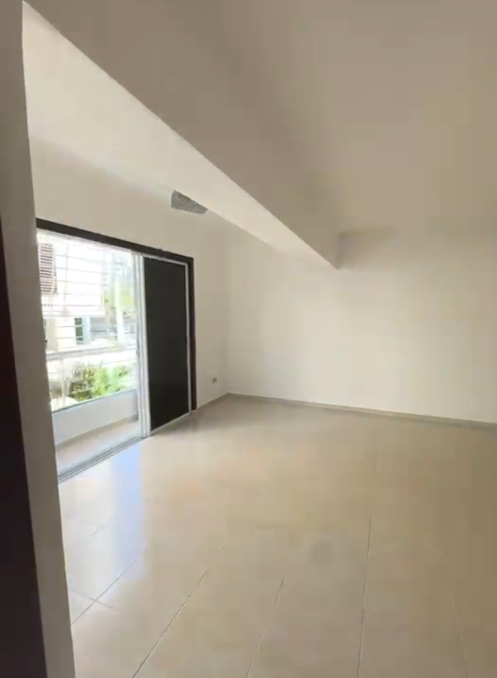 Amplio Apartamento en Venta en Evaristo Morales  132 m  US225000 Foto 7313085-1.jpg
