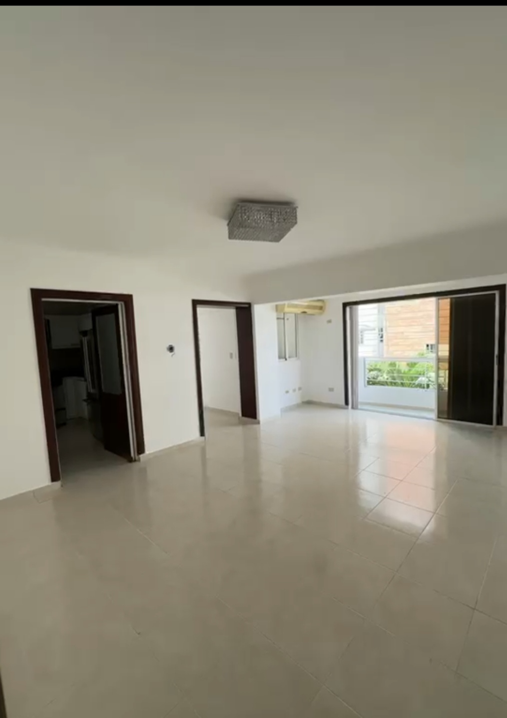 Amplio Apartamento en Venta en Evaristo Morales  132 m  US225000 Foto 7313085-3.jpg