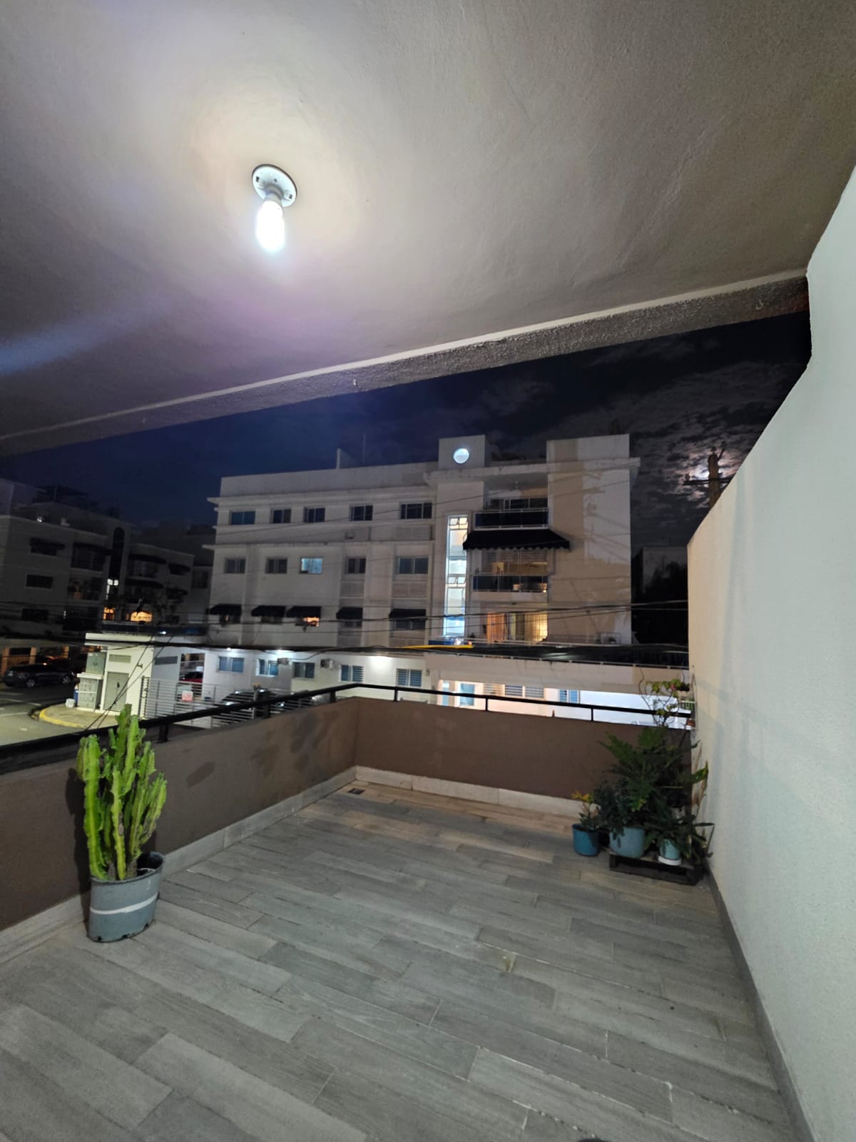 Se alquila hermoso apartamento Amueblado en Evaristo Morales  Foto 7313194-7.jpg