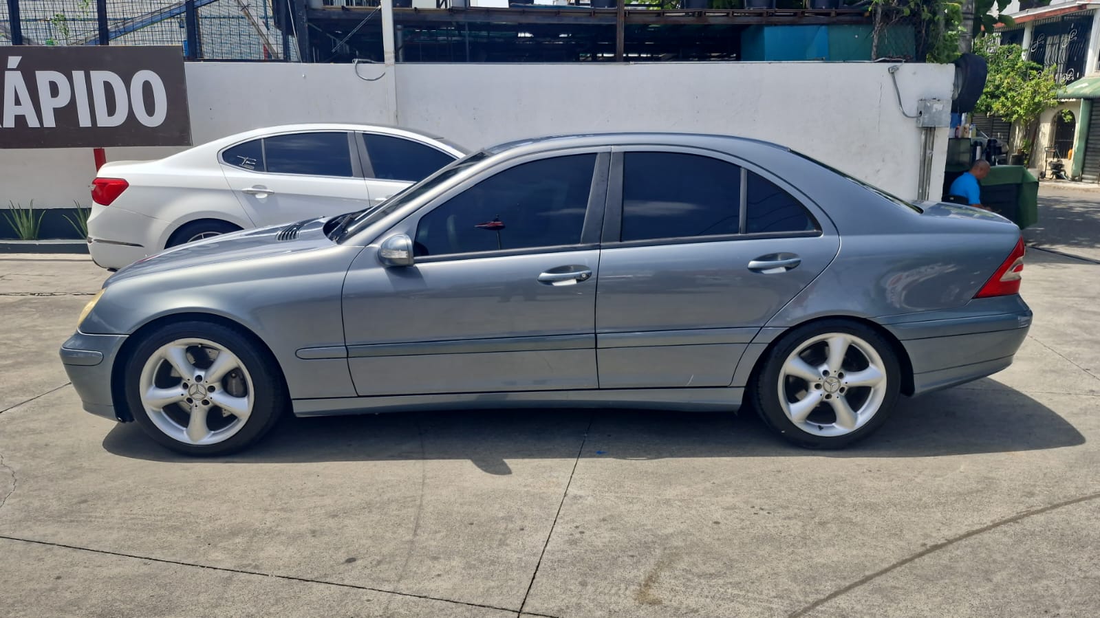 Venta Mercedes Benz 2005 C-230 Azul claro plateado Foto 7313374-1.jpg