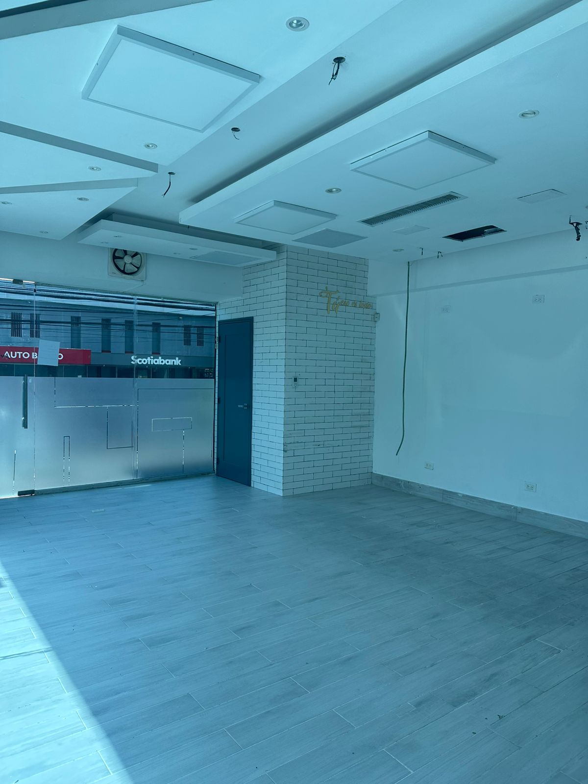 Local Comercial en Alquiler – El Millón Ideal para Salón de Belleza Es Foto 7313529-8.jpg