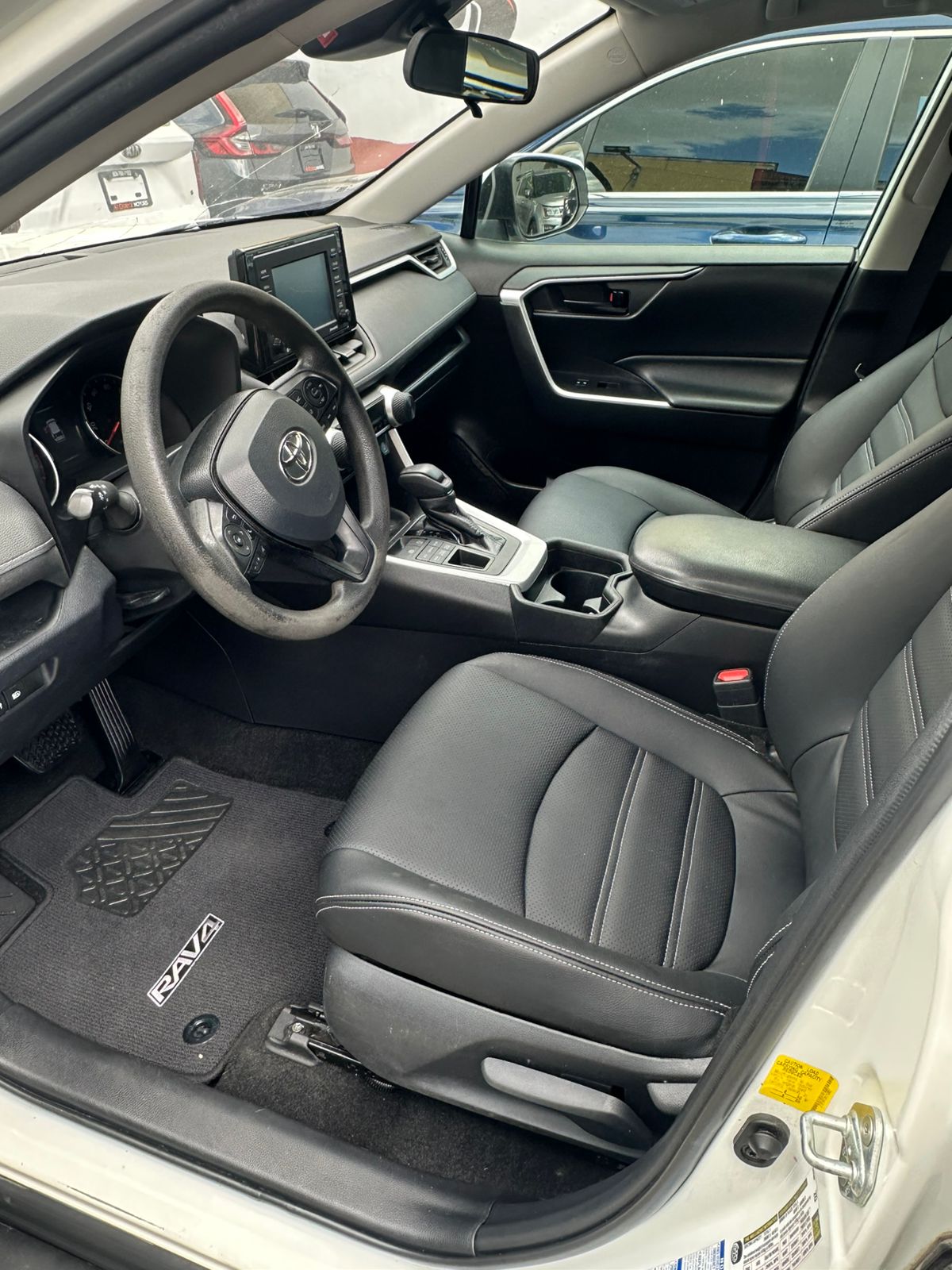 Toyota Rav4 LE 2020 Foto 7313657-6.jpg