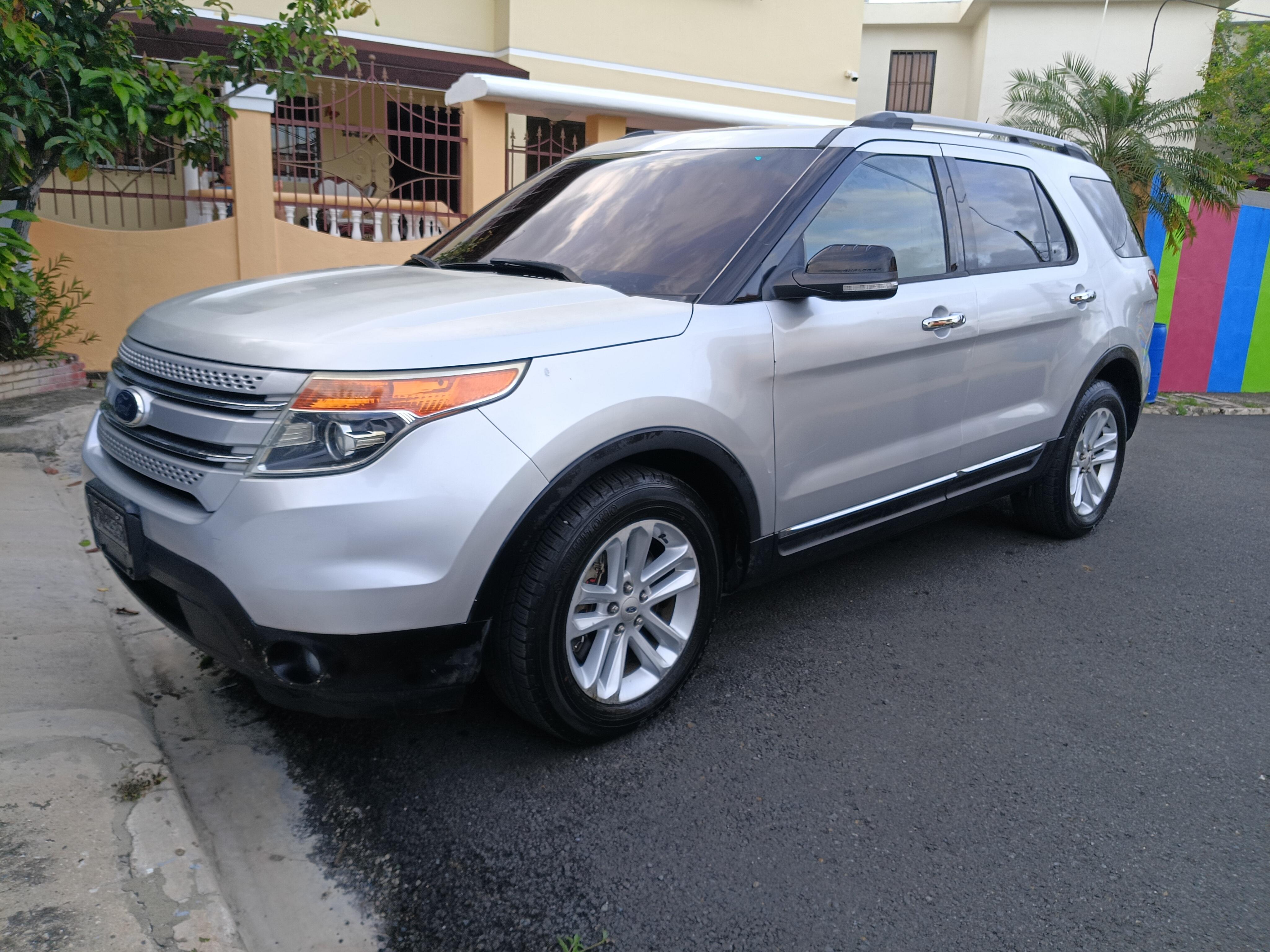 Ford Explorer XLT de la Casa 3 Filas de Asientos 14 Foto 7313675-3.jpg