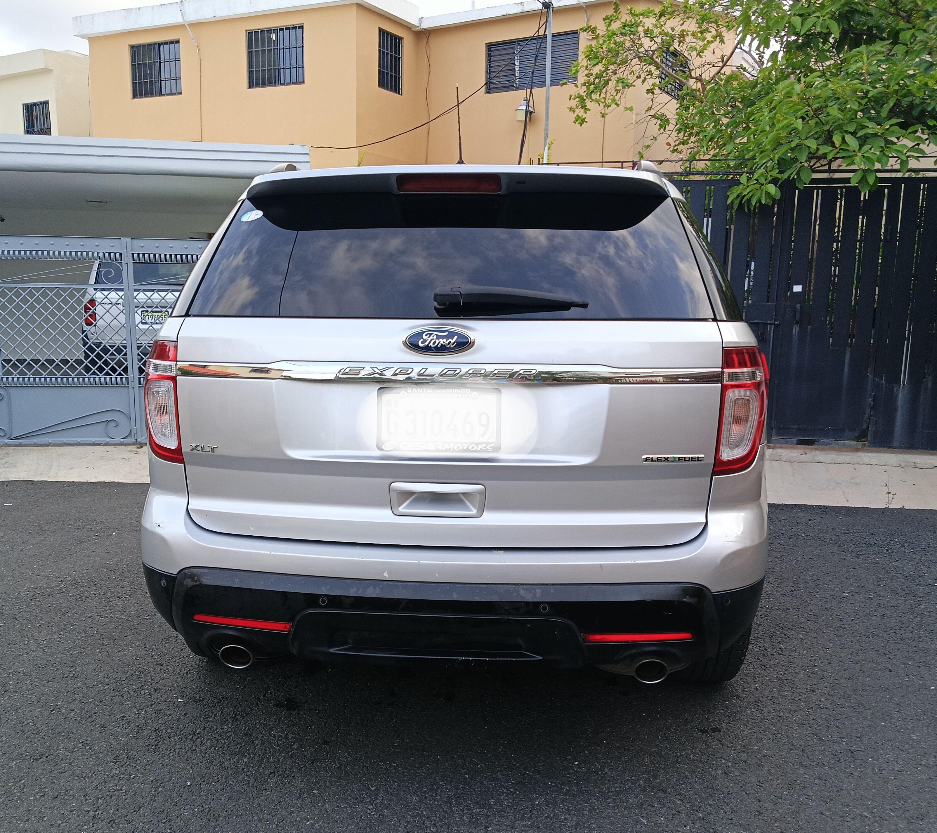 Ford Explorer XLT de la Casa 3 Filas de Asientos 14 Foto 7313675-4.jpg