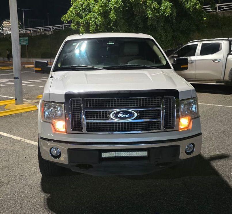 Ford Lariat Doble Cabina 4WD 11  Foto 7313737-1.jpg