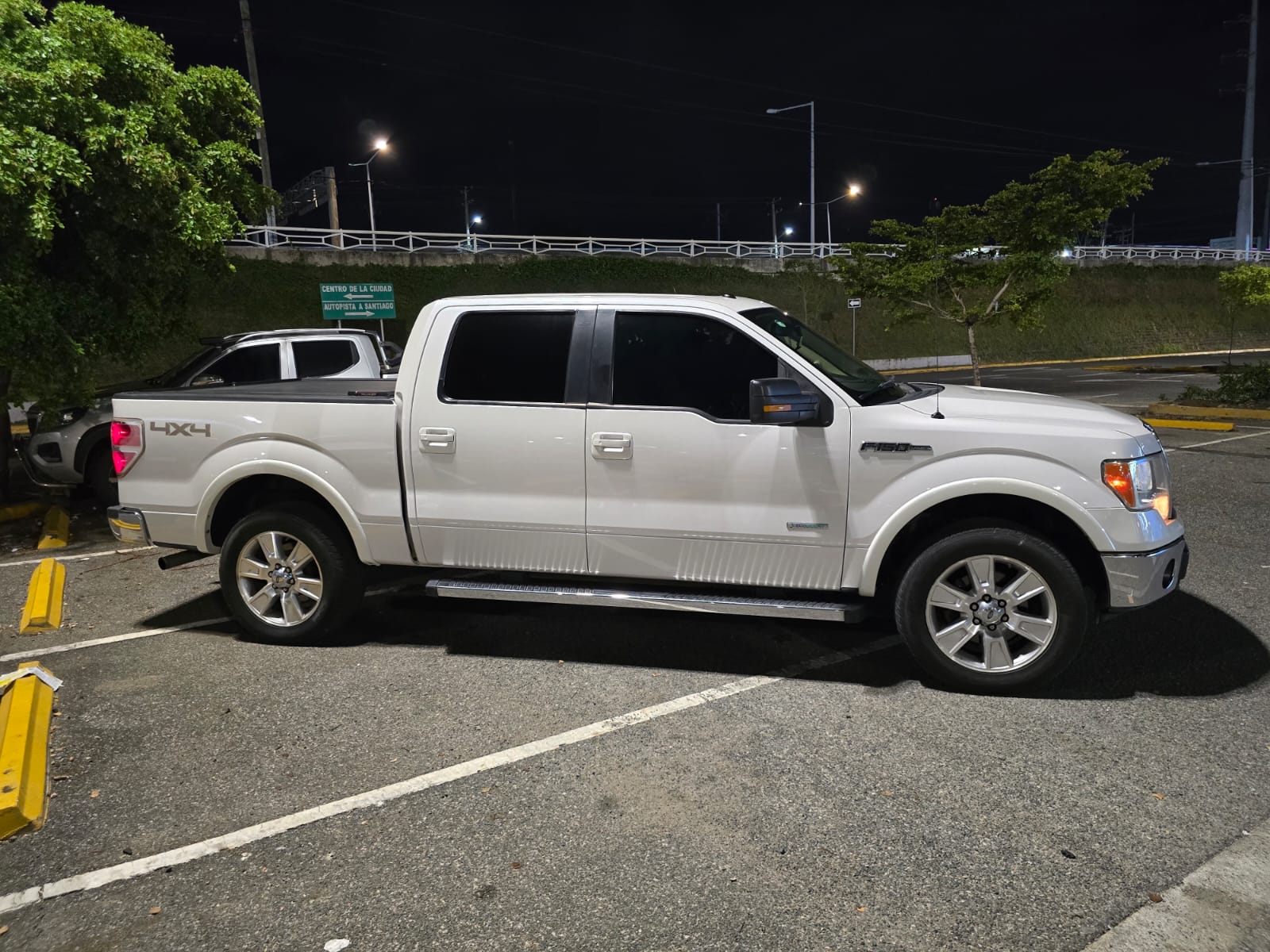 Ford Lariat Doble Cabina 4WD 11  Foto 7313737-2.jpg