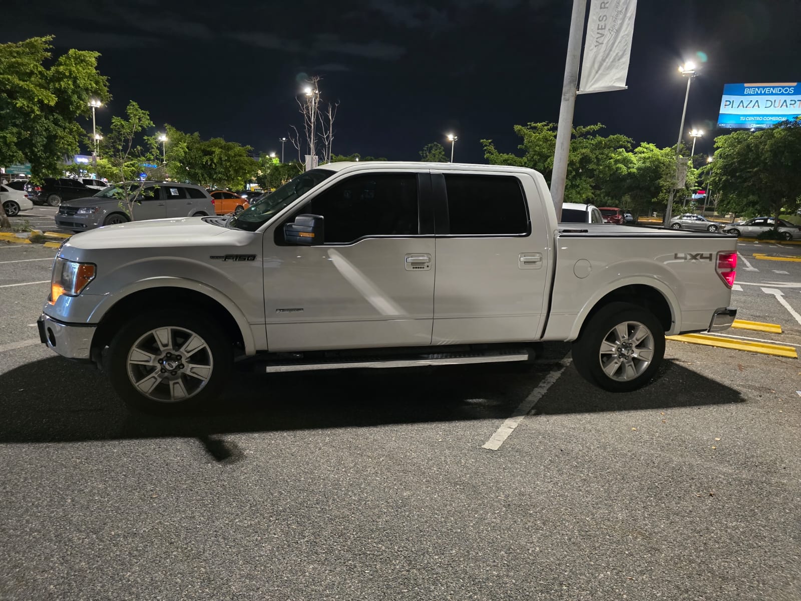 Ford Lariat Doble Cabina 4WD 11  Foto 7313737-3.jpg