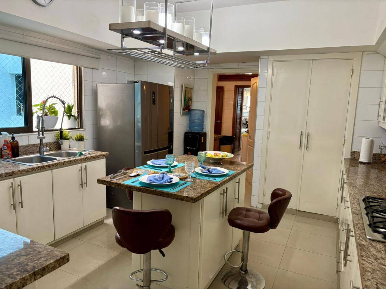 Descubre este espectacular apartamento en Naco en piso alto Foto 7313862-6.jpg