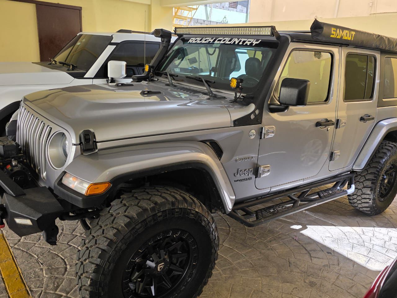 Jeep Wrangler Sahara 4WD 19  Foto 7313885-2.jpg