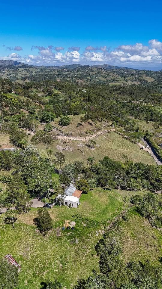 olar en Altos de la Floresta – Estancita Jarabacoa – 1331 m – Proyecto Foto 7313942-5.jpg