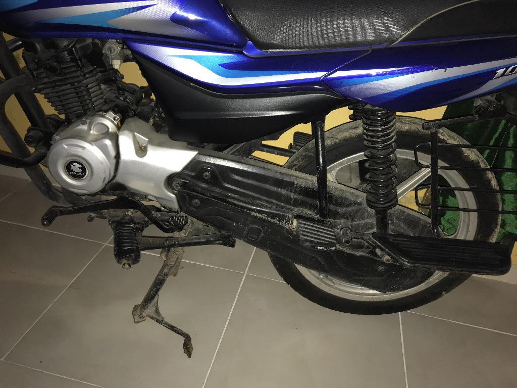 Motor Baja platina 100 2019 plásticos 2021 Foto 7314102-1.jpg