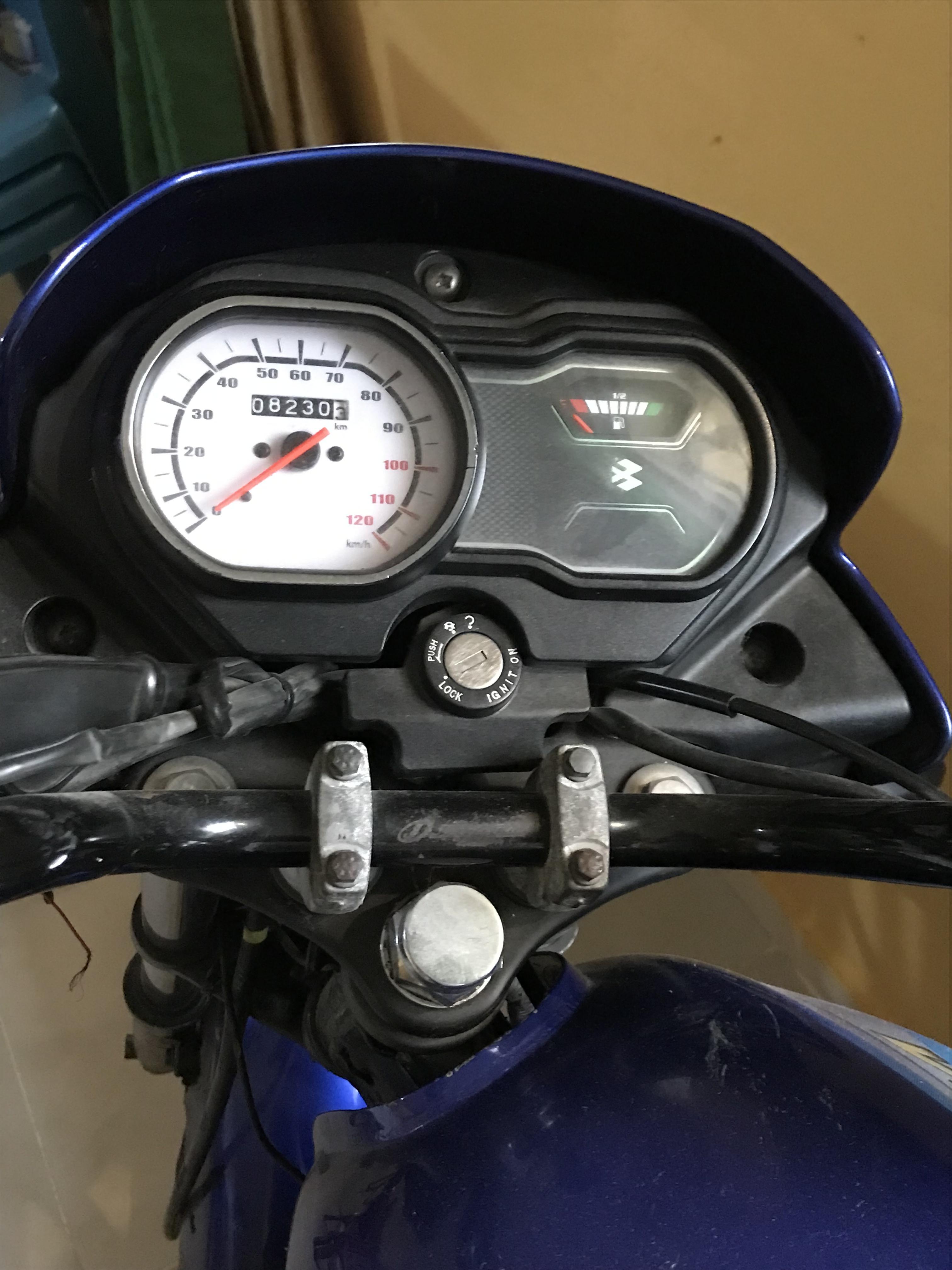 Motor Baja platina 100 2019 plásticos 2021 Foto 7314102-3.jpg